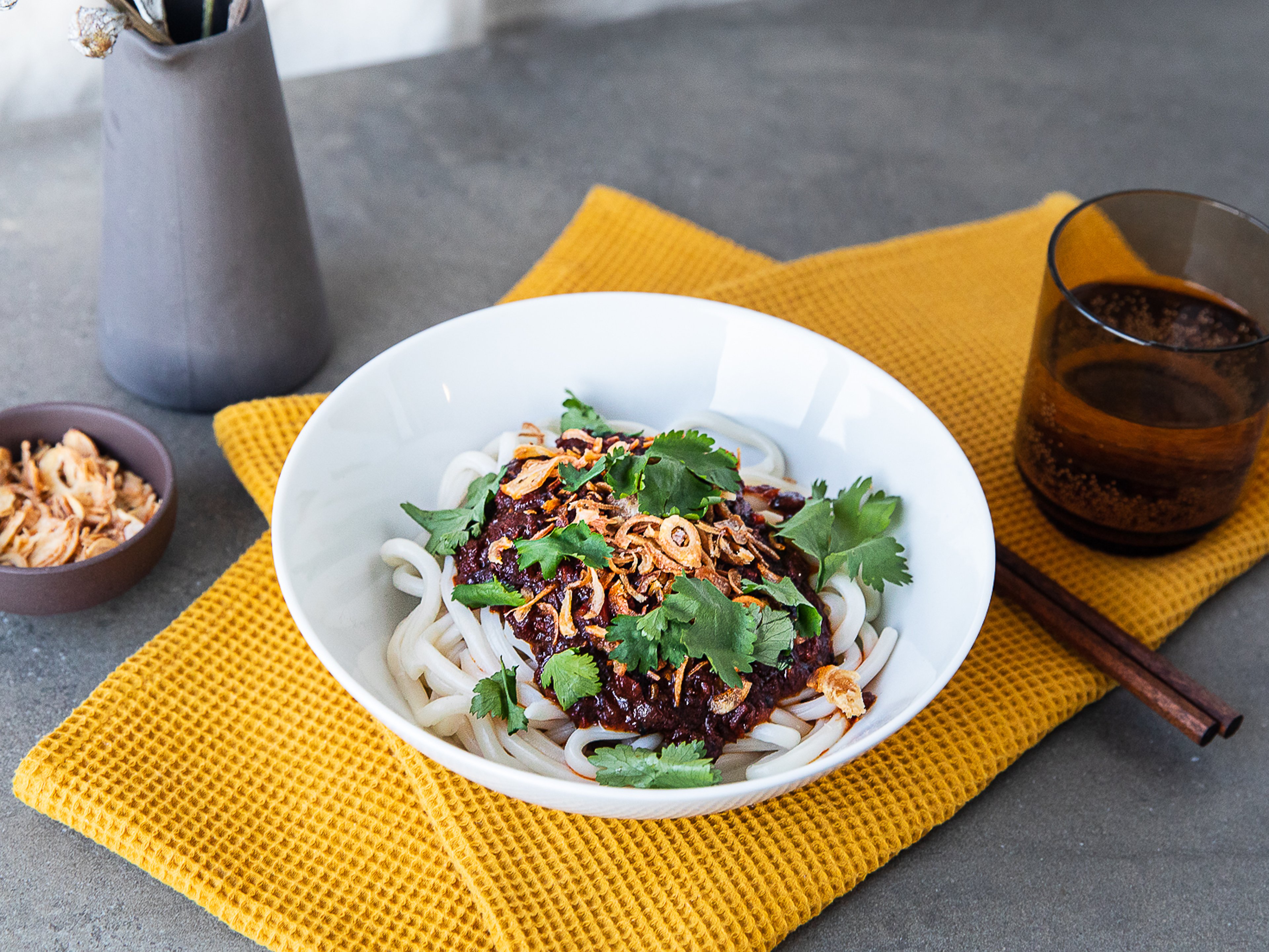 Würziges Pilz-Ragout mit Udon-Nudeln