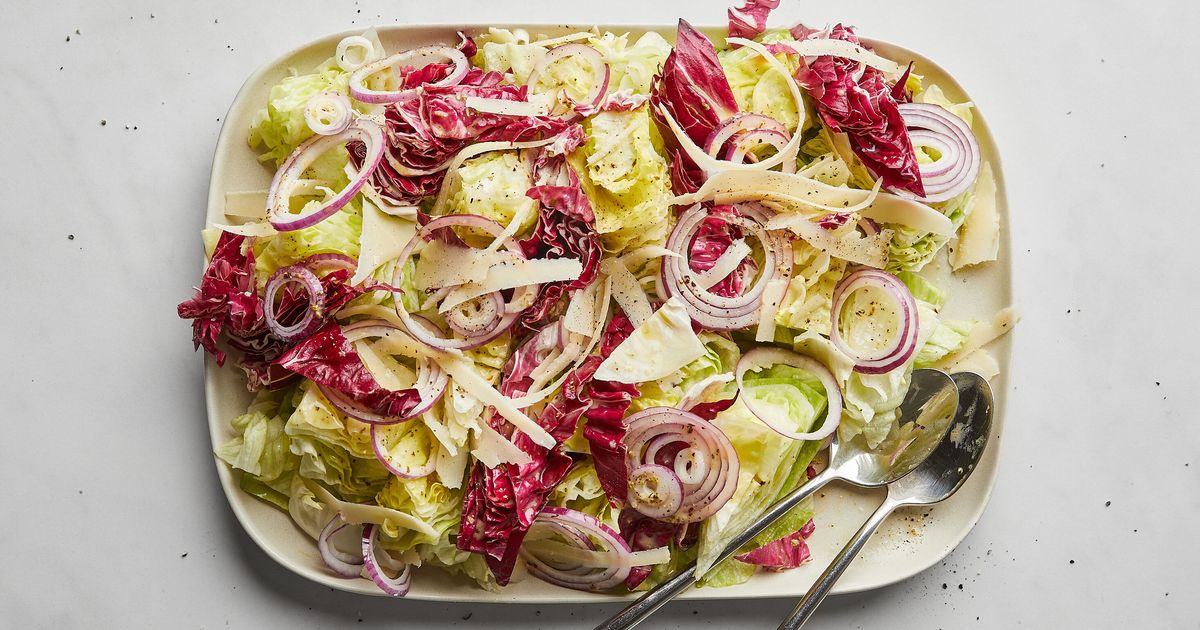 Eisbergsalat mit italienischem Dressing Rezept Kitchen Stories