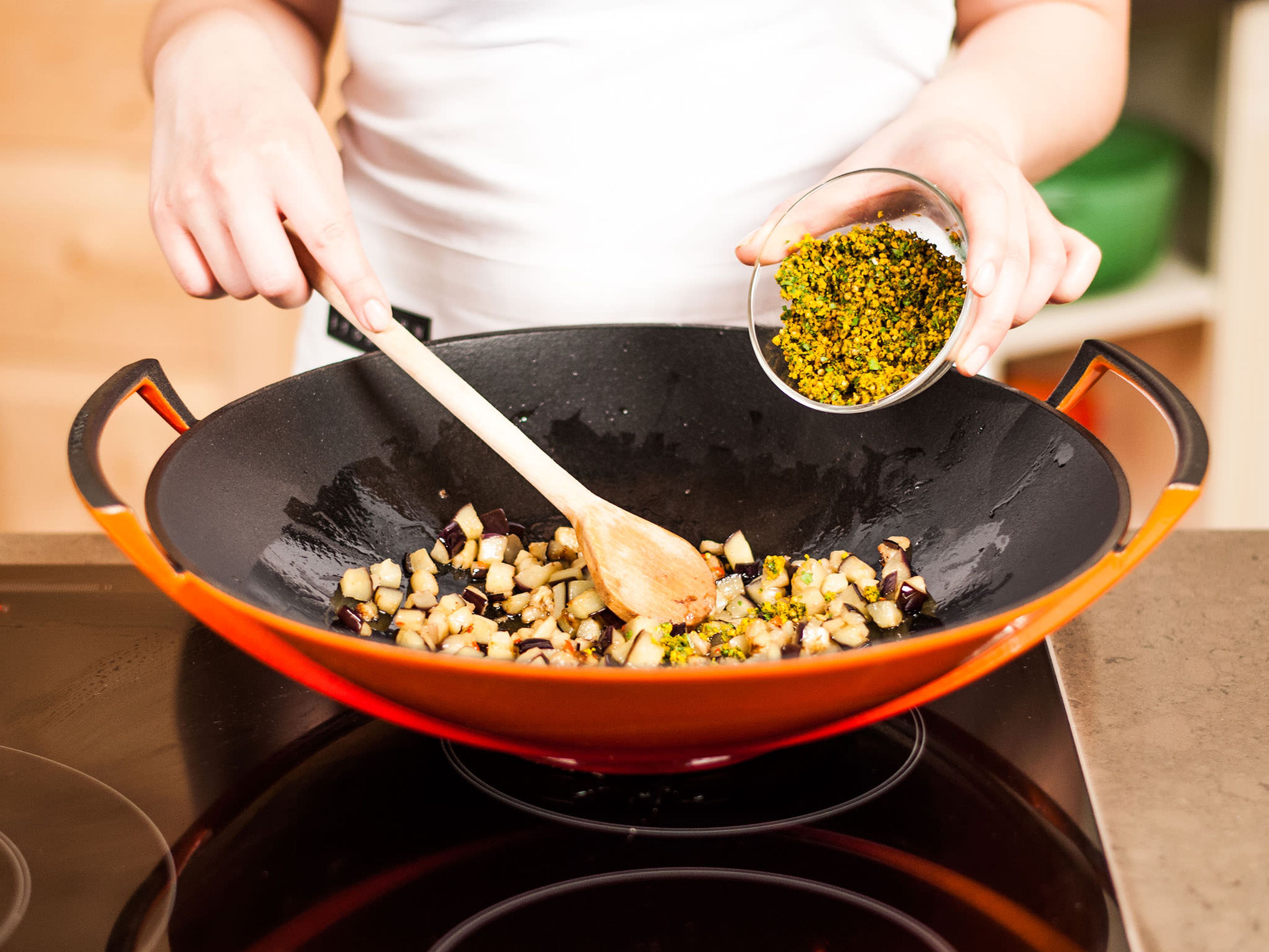Add prepared curry paste and fry for approx. 2 – 3 min. to build intense flavor.
