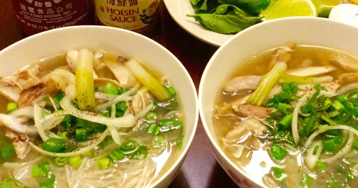 Vietnamese noodle soup with chicken | Recipe | Kitchen Stories