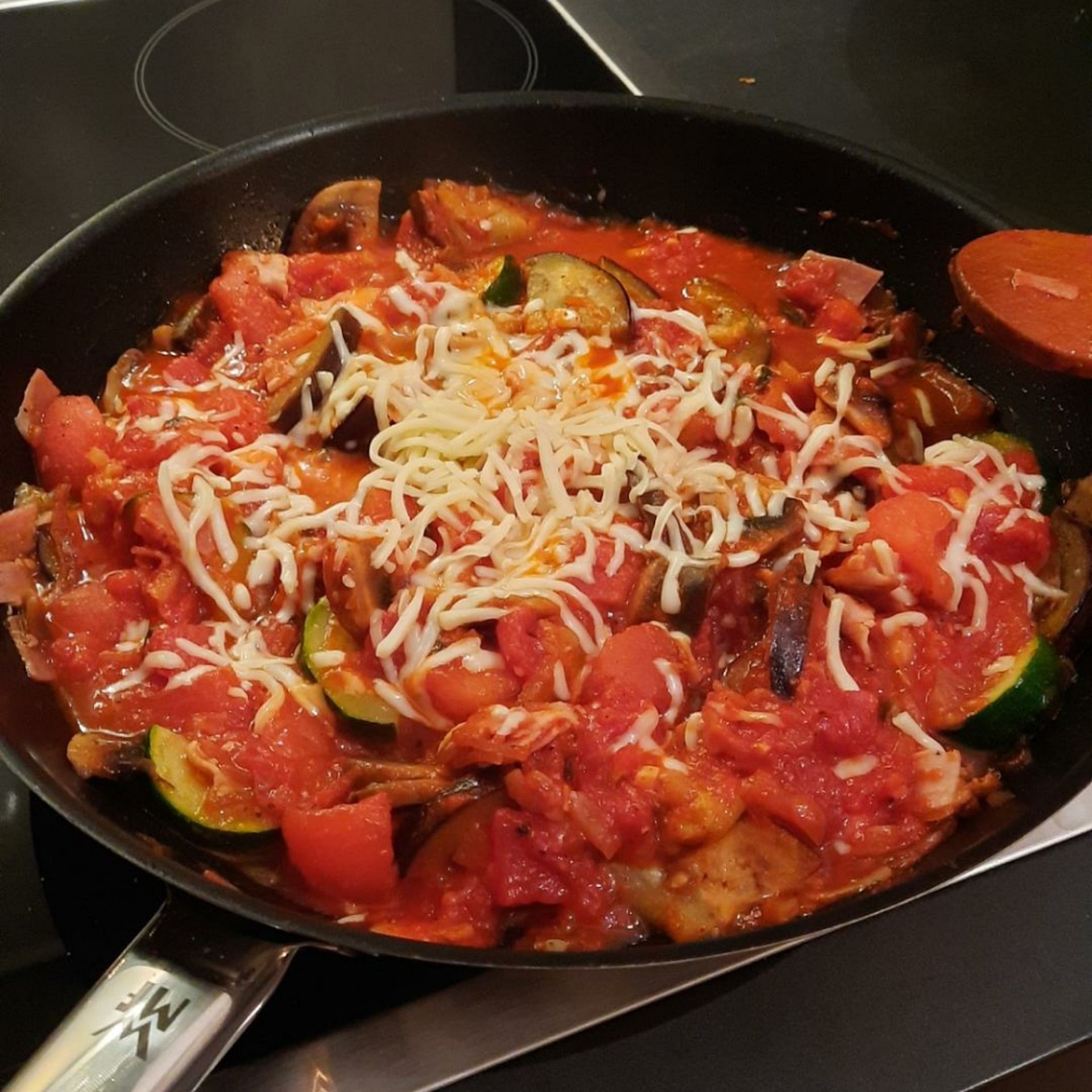 Penne mit Gemüse in Tomatensoße | Rezept | Kitchen Stories