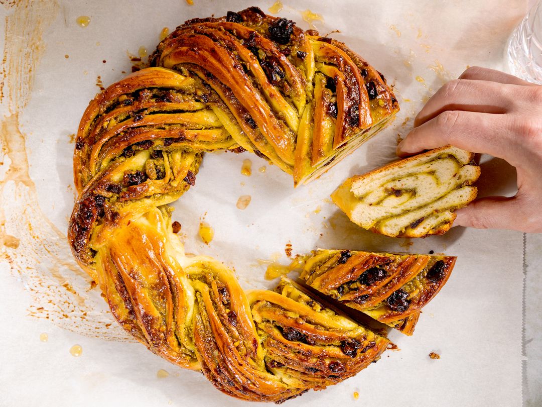 Braided Easter bread with pistachio and cranberry filling