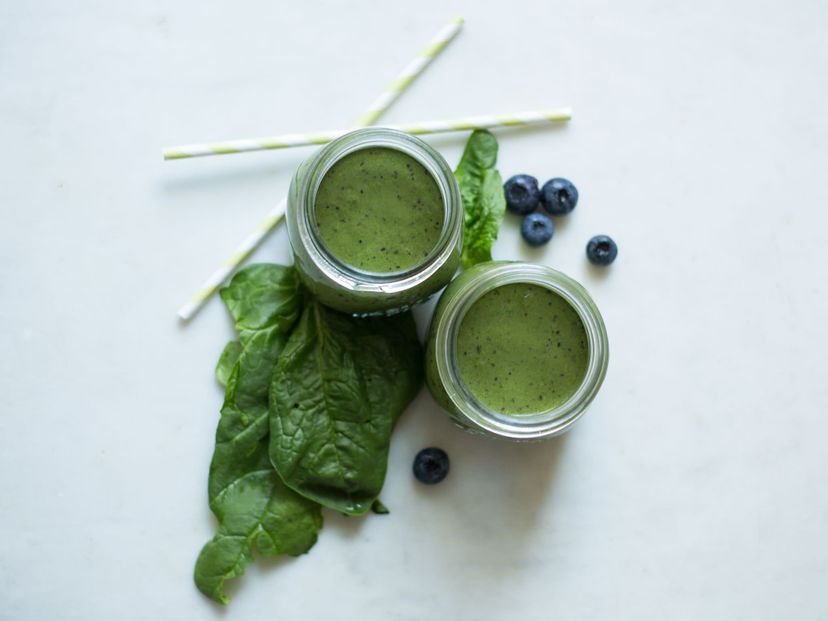 Blueberry spinach smoothie