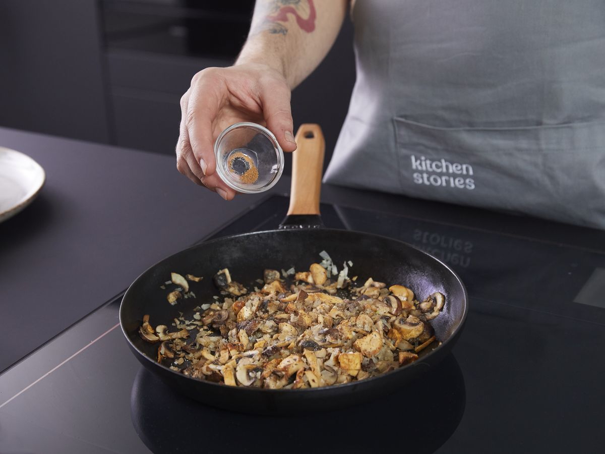 Roast duck with apricot stuffing | Recipe | Kitchen Stories