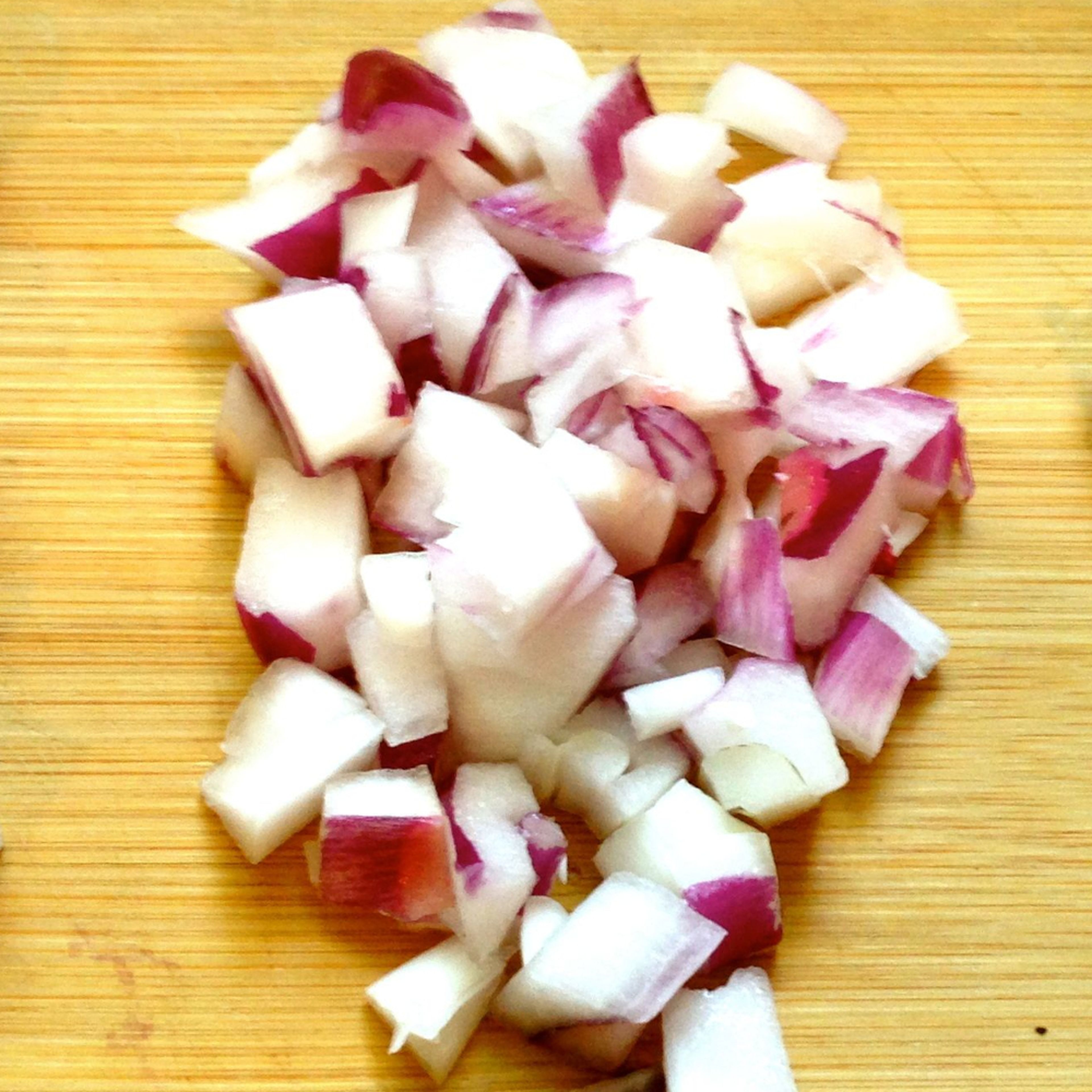 Chop the onion into medium-sized pieces.