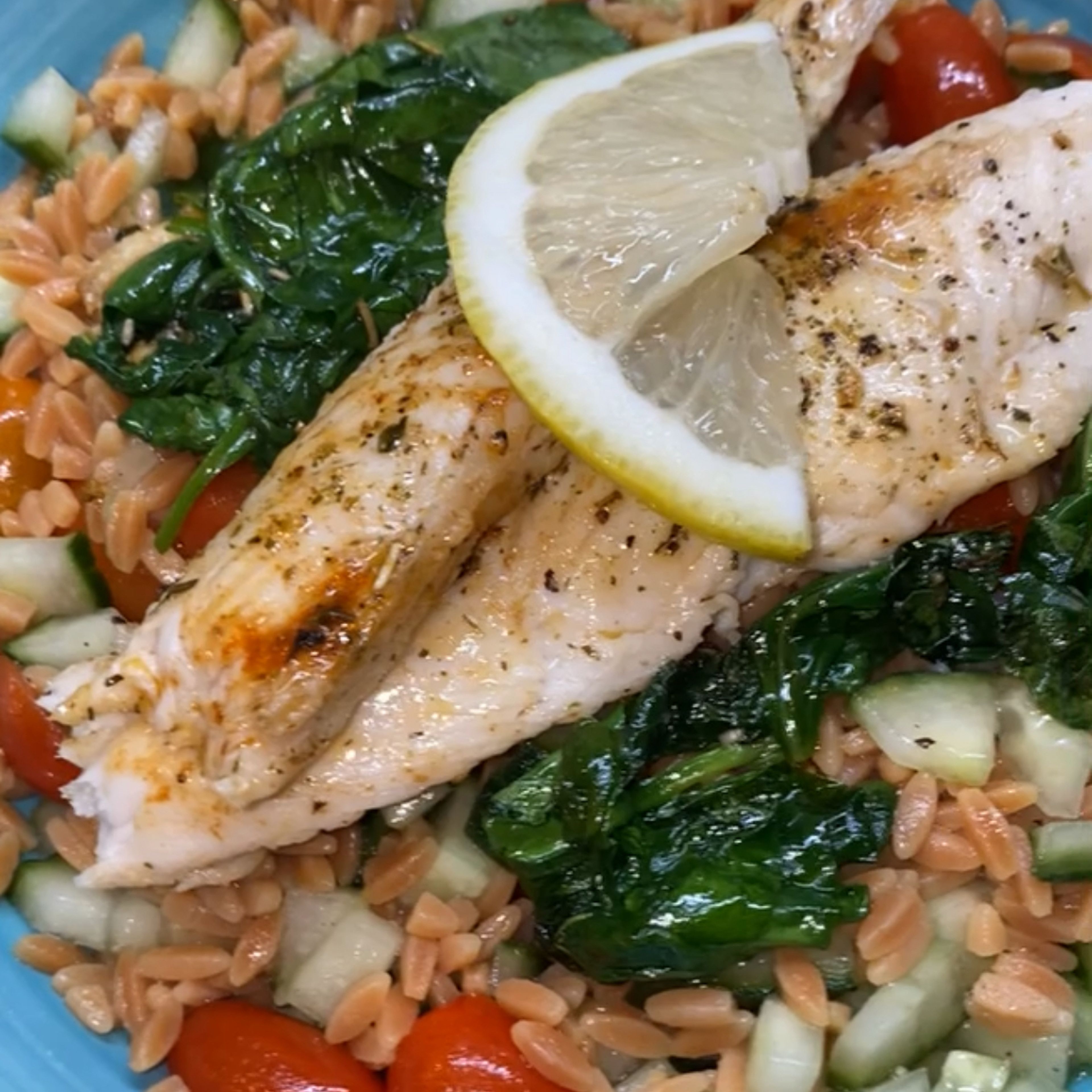 Reissalat mit Fisch