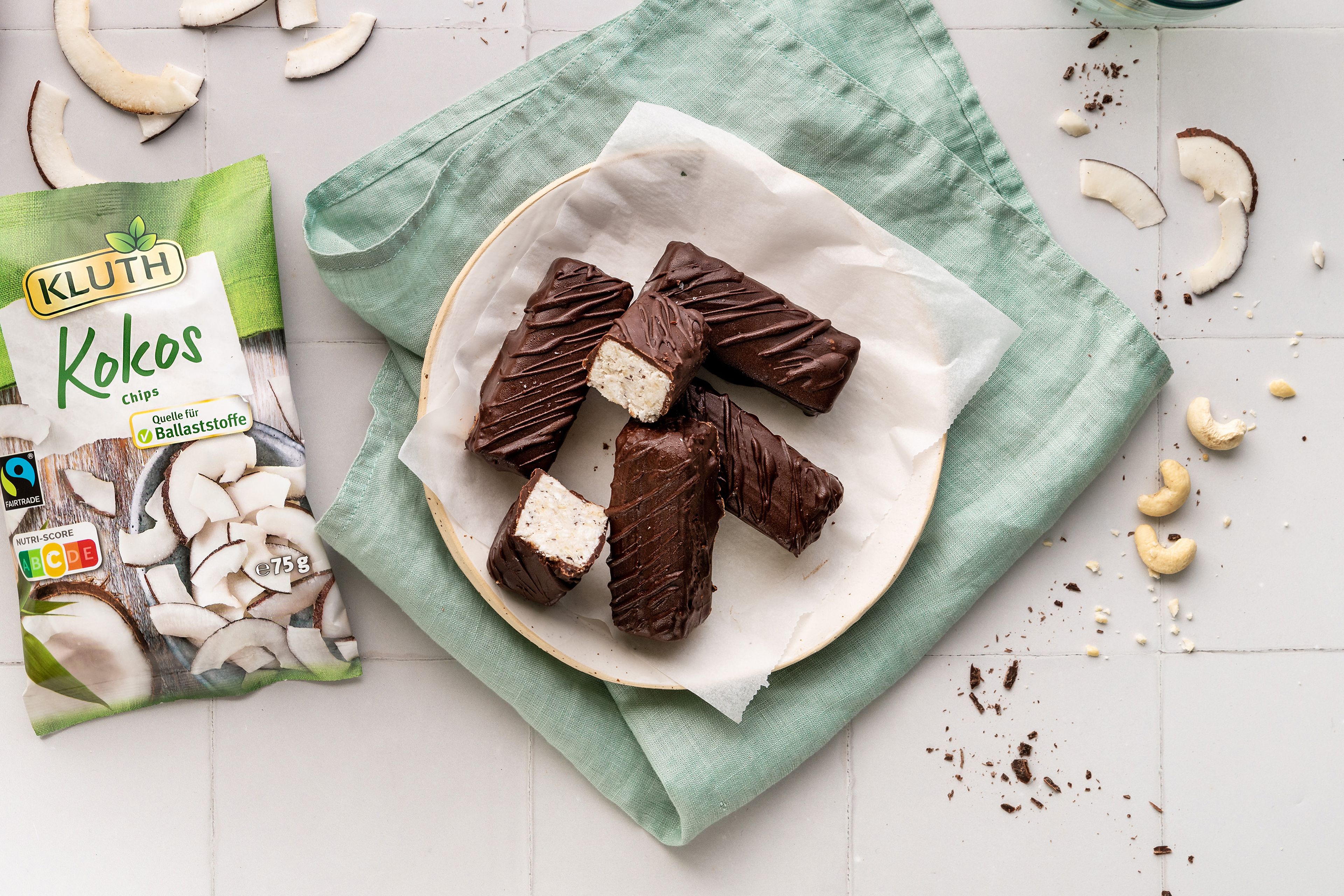 Kokos-Eisriegel mit Cashewkernen