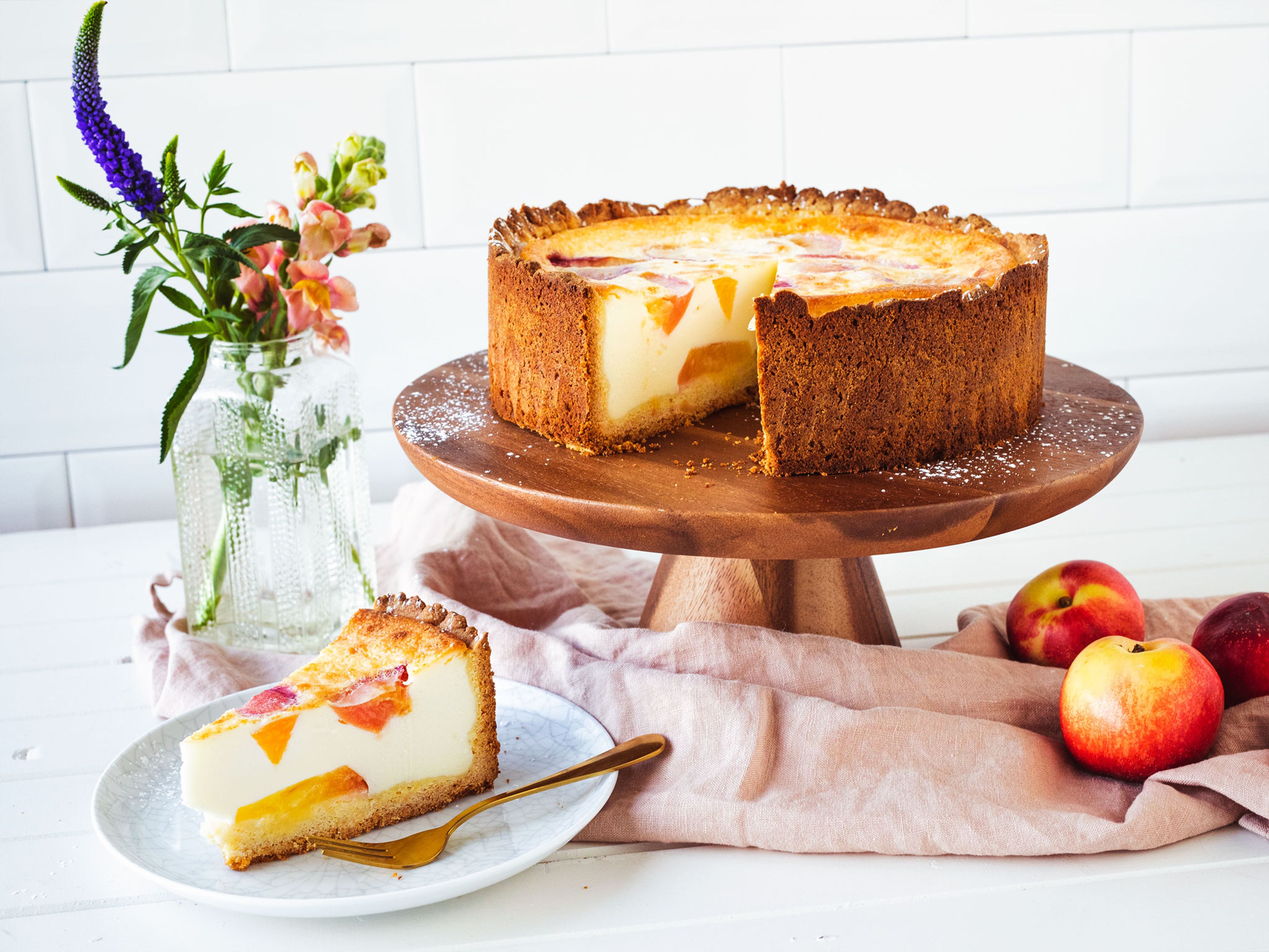 Schmandkuchen mit Nektarinen