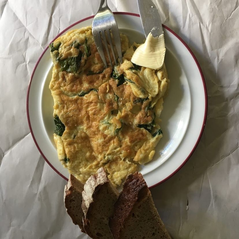 Omelet with radish greens