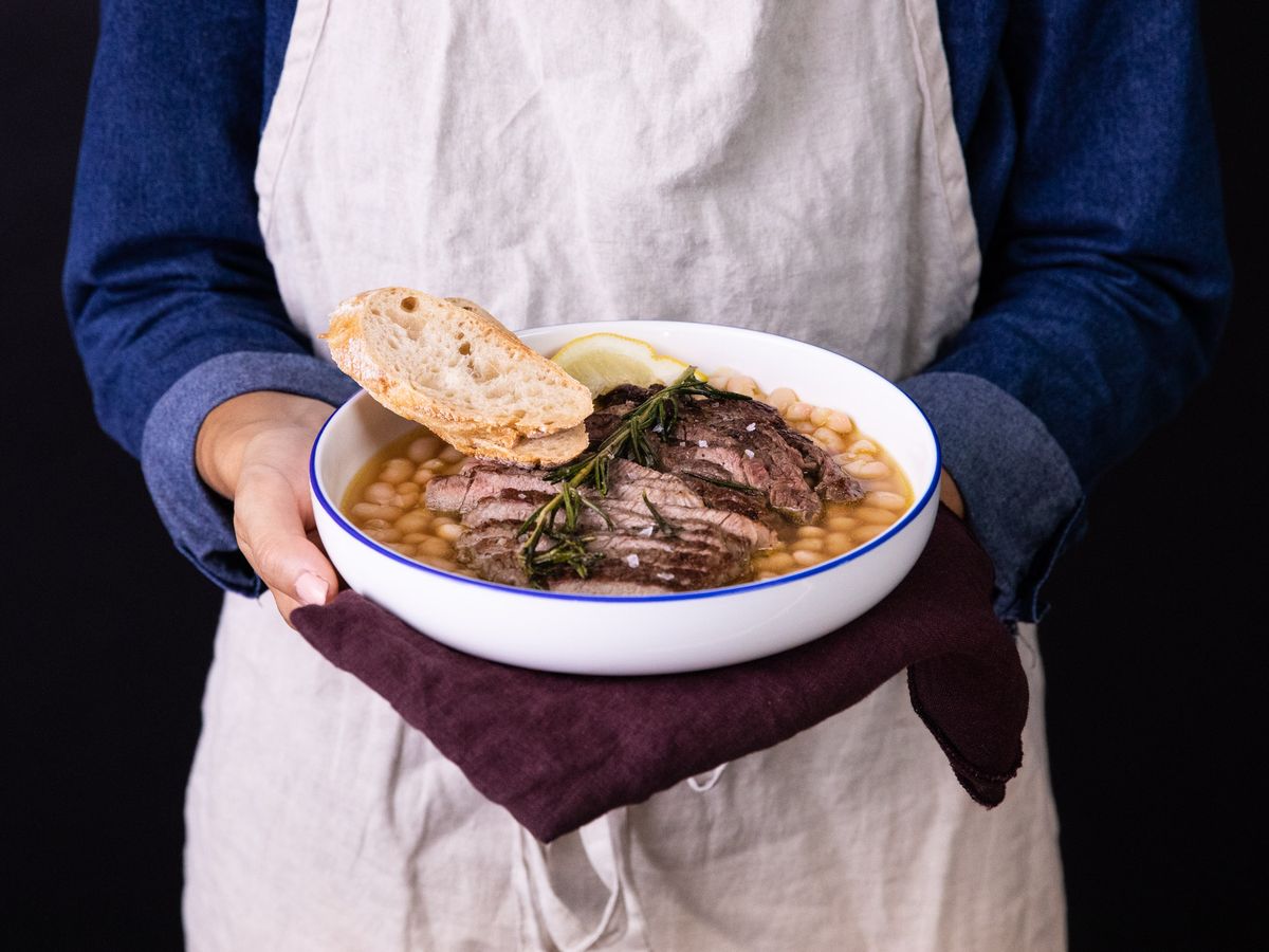 5-ingredient rosemary rib-eye with brothy white beans | Recipe | Kitchen Stories