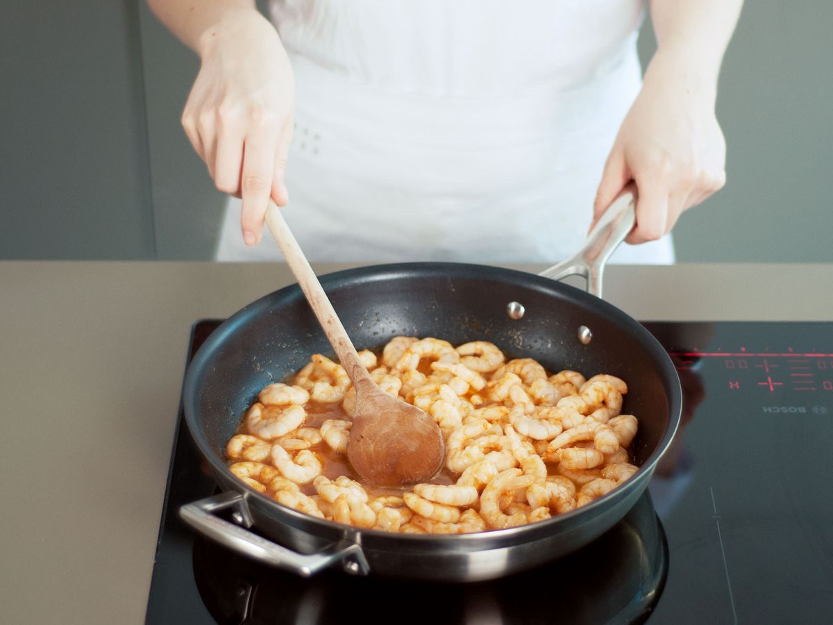 Spicy shrimp over creamy polenta | Recipe | Kitchen Stories