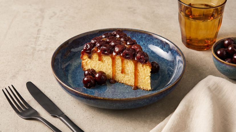 Dieser Kirsch-Maismehl-Kuchen ist der perfekte Balanceakt