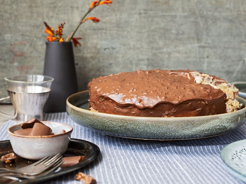 Chocolate-almond cake
