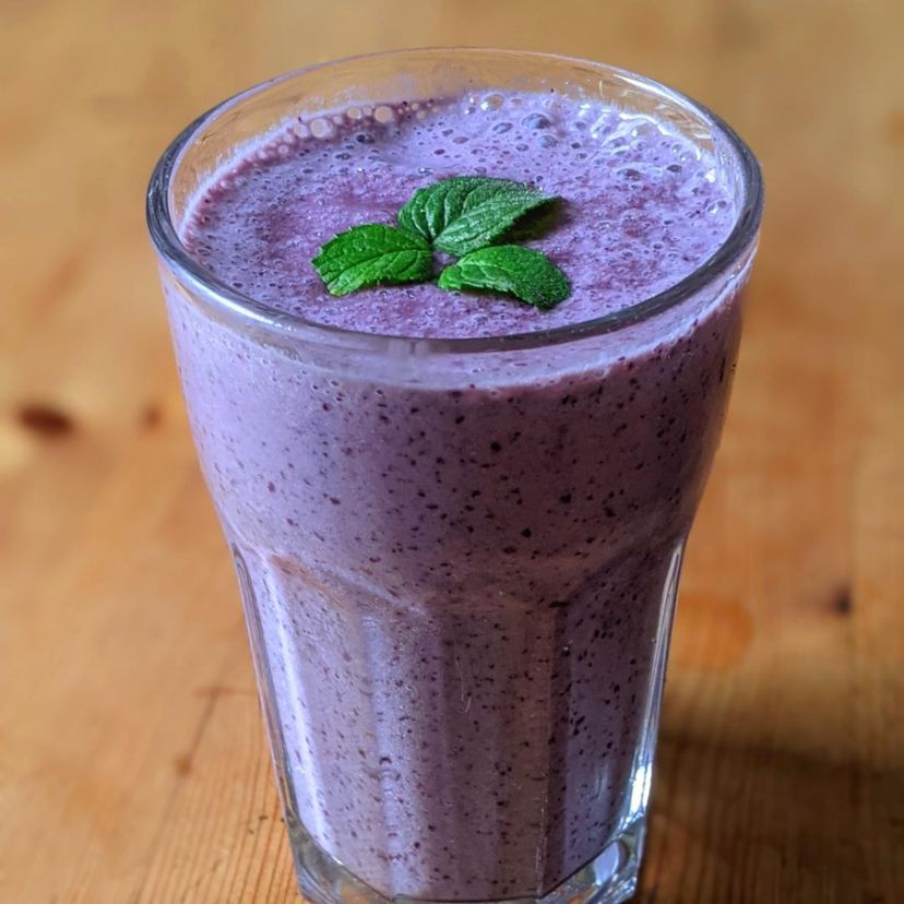 Banana-blueberry smoothie