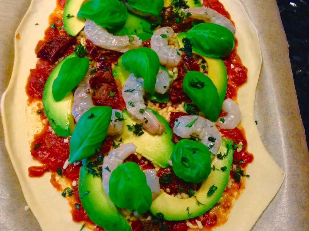 Avocado-Garnelen-Pizza | Rezept | Kitchen Stories