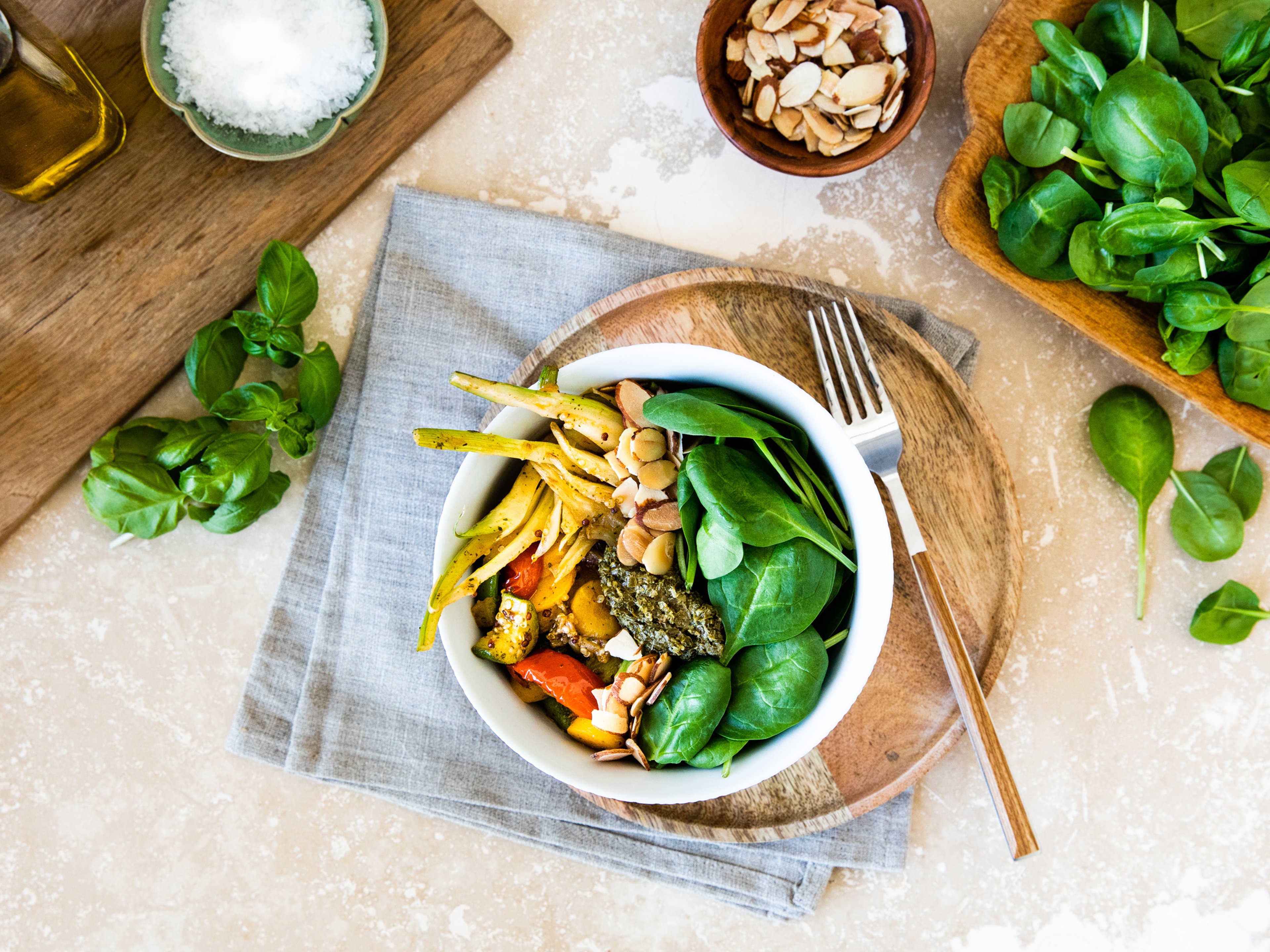 Zucchini-Quinoa-Bowl mit Fenchel und Spinat