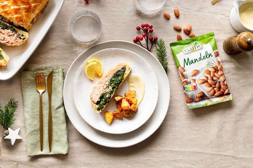 Lachs-Wellington mit Mandel-Spinat