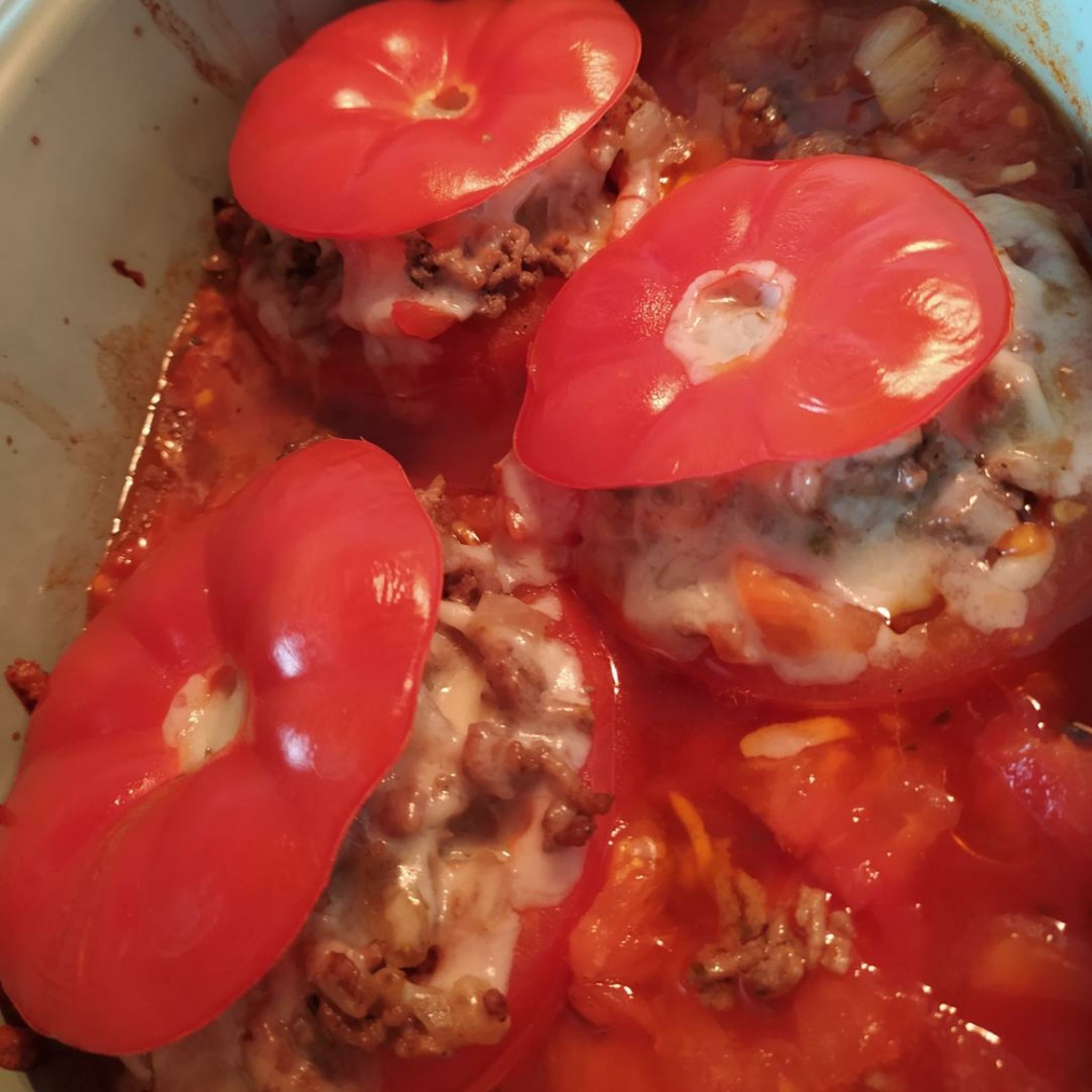 Gefüllte Tomaten mit Hackfleisch