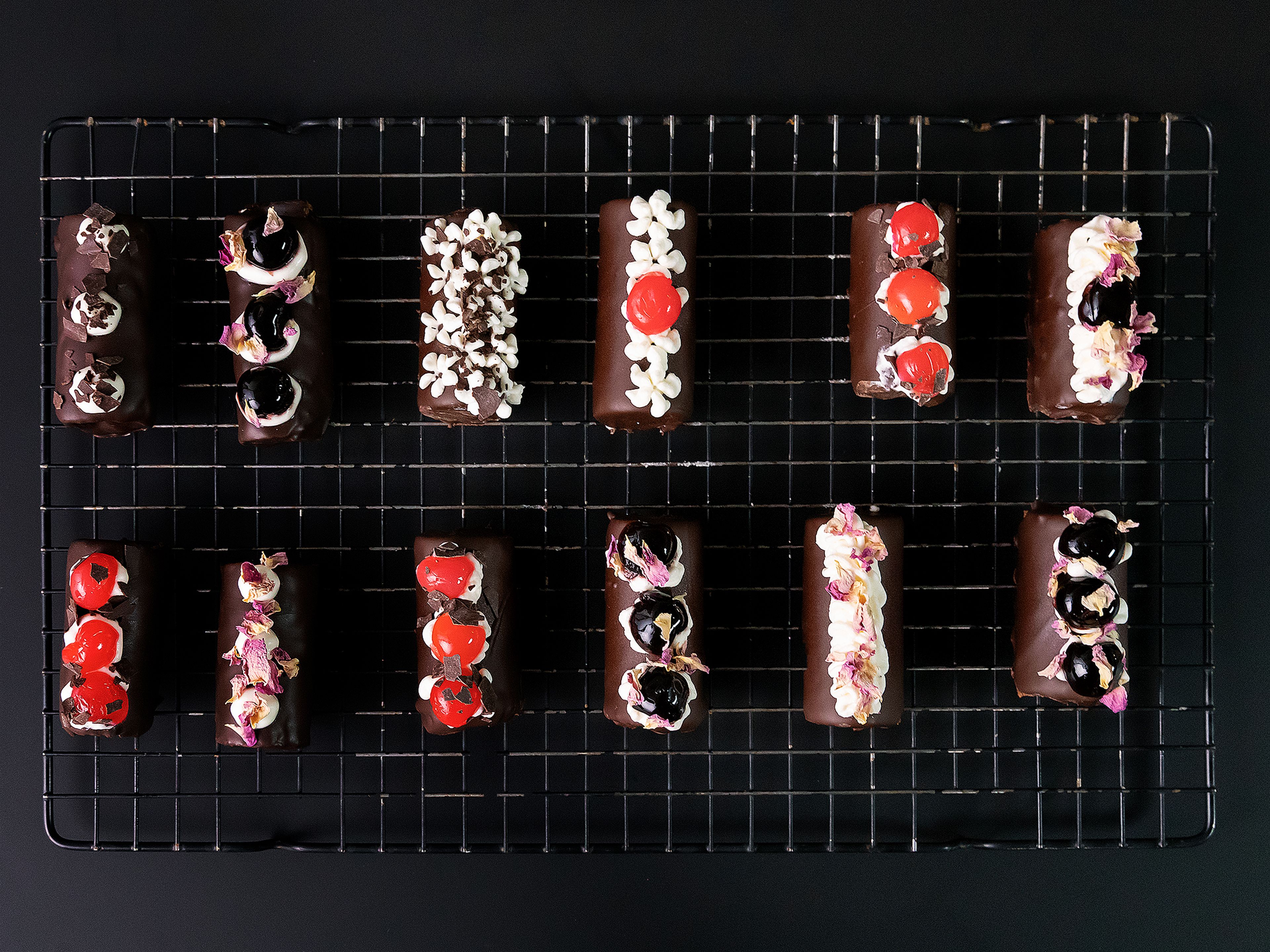 In Need of a Baking Project? Try These Mini Swiss Rolls