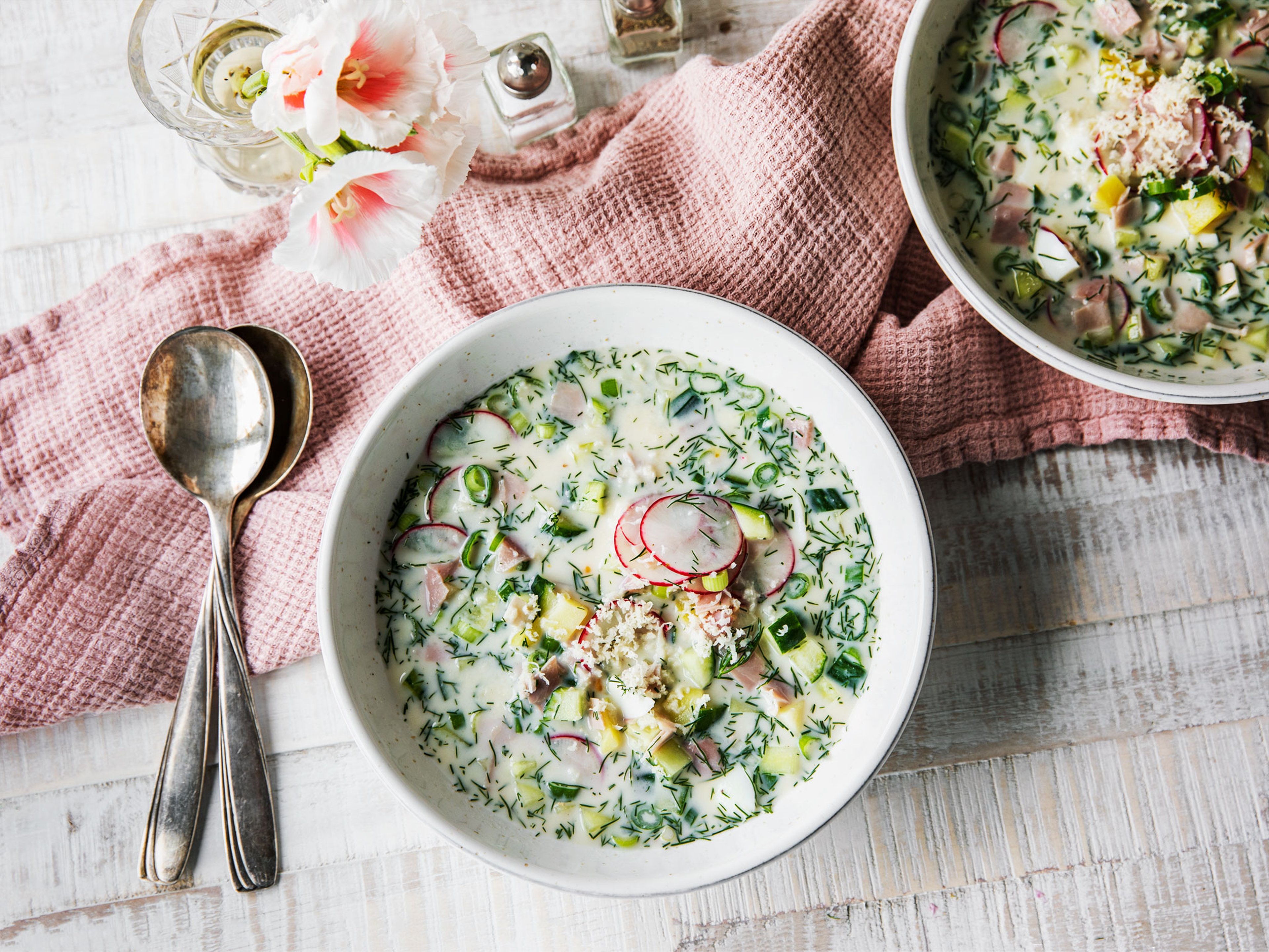 Okroshka (Russische kalte Suppe)