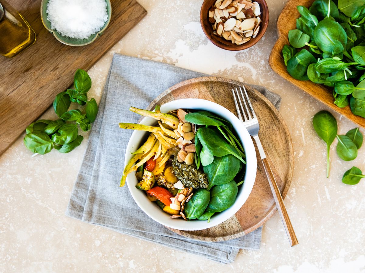 Zucchini-Quinoa-Bowl mit Fenchel und Spinat | Rezept | Kitchen Stories