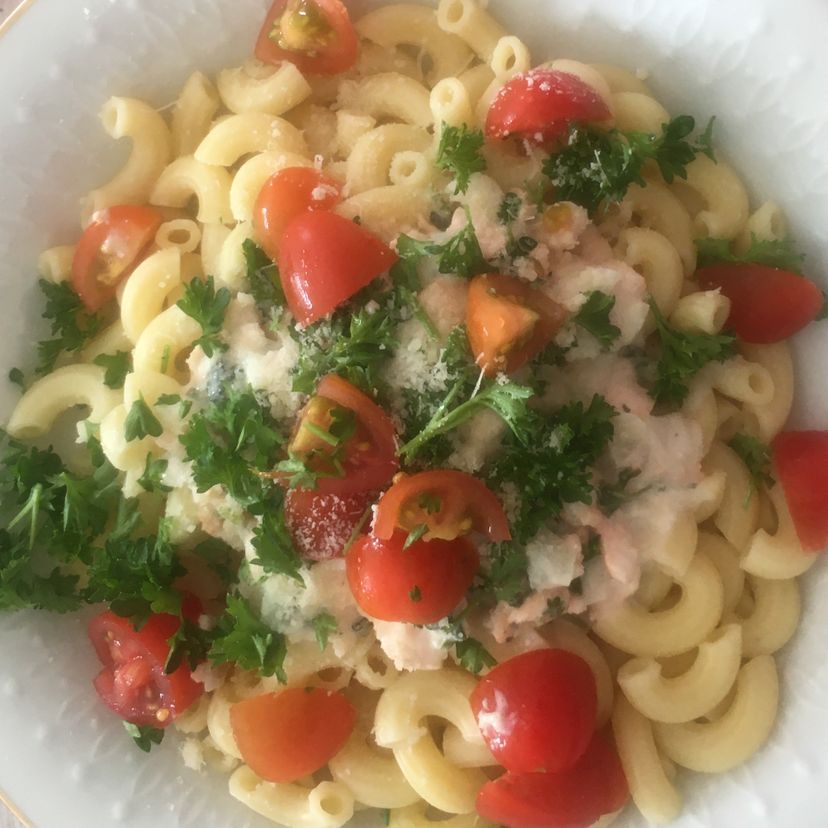 Hörnli mit Lachs -Sojacreme-Schnell-Sauce
