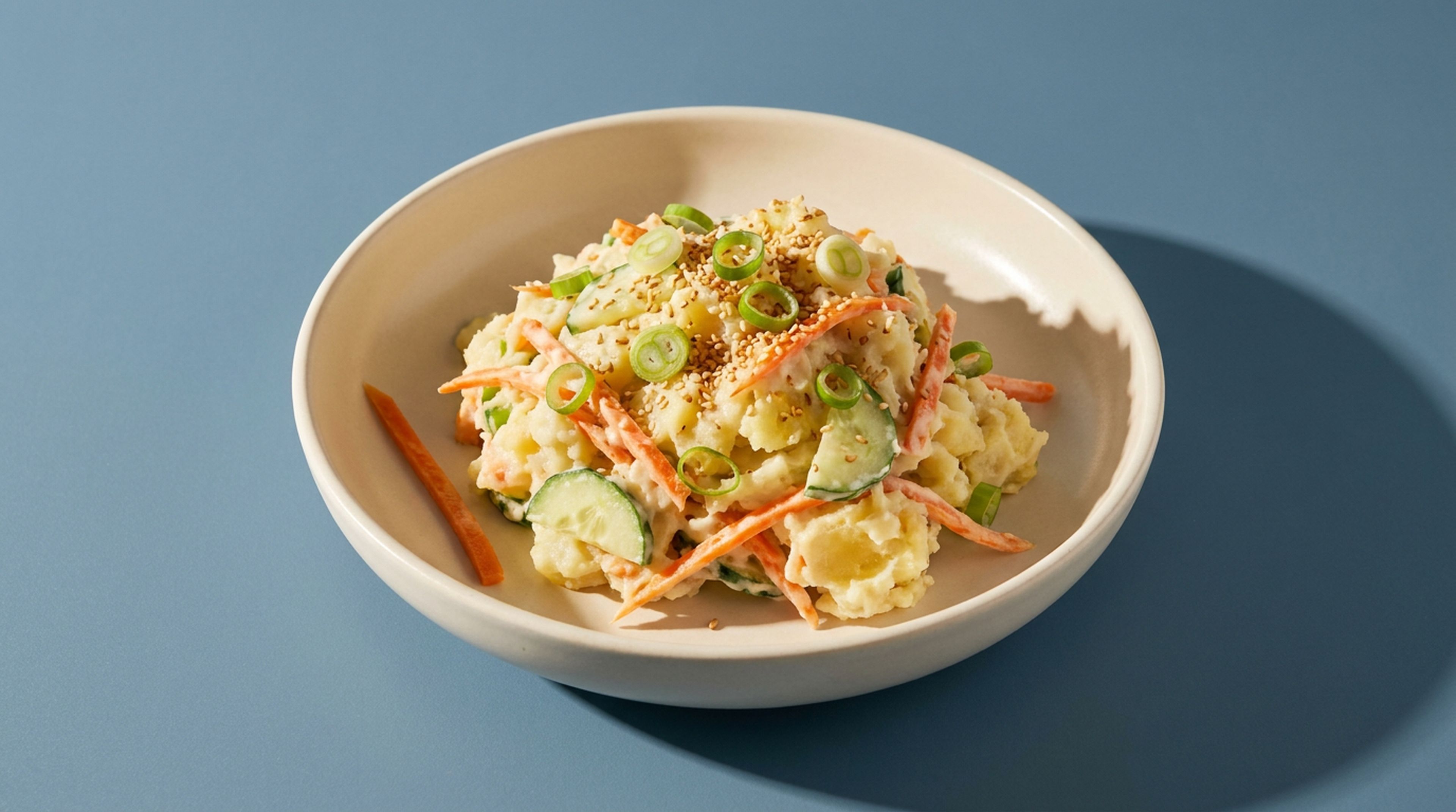 Cremig und vegan: So gelingt japanischer Kartoffelsalat