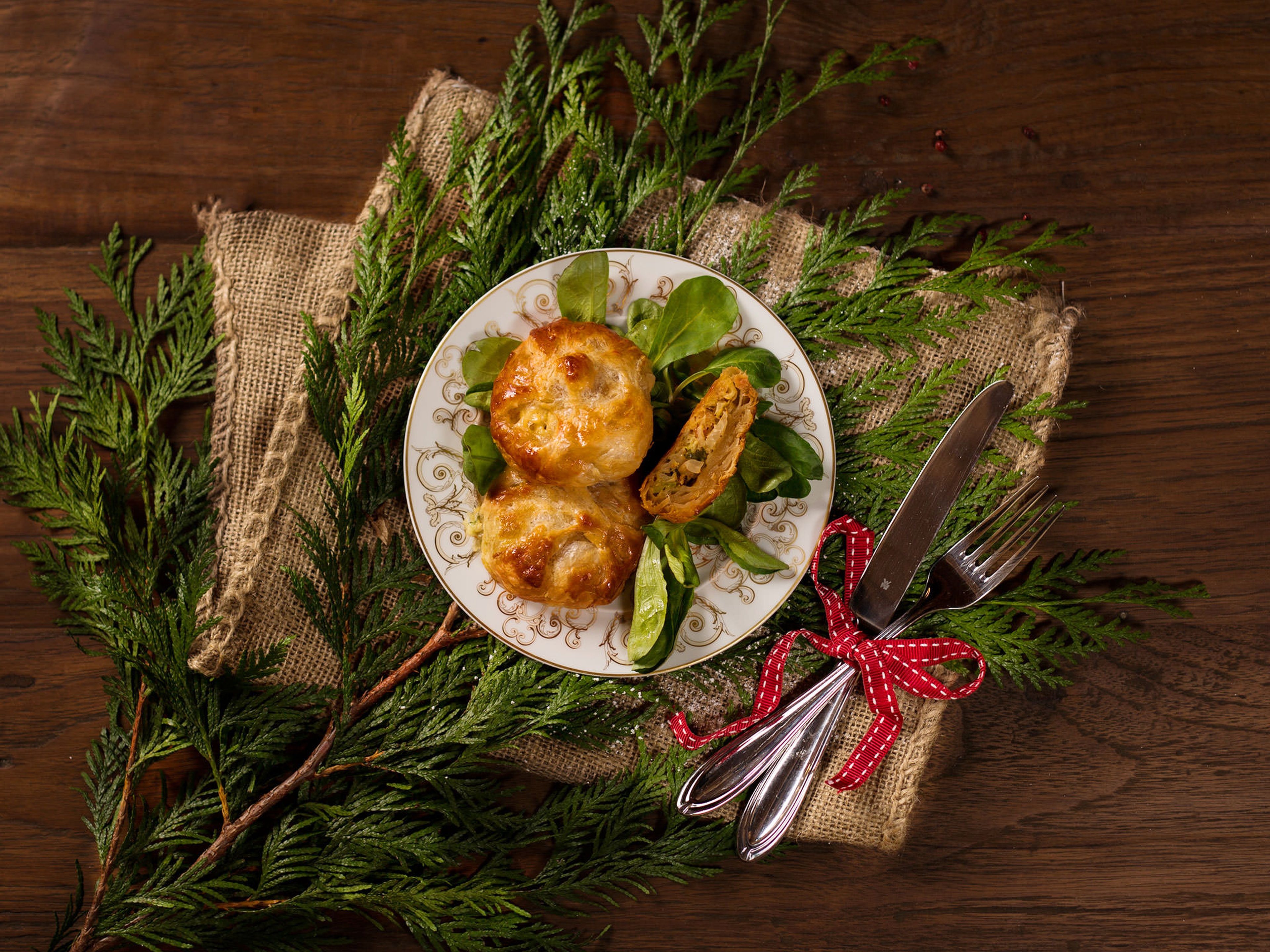 Savoy cabbage in puff pastry