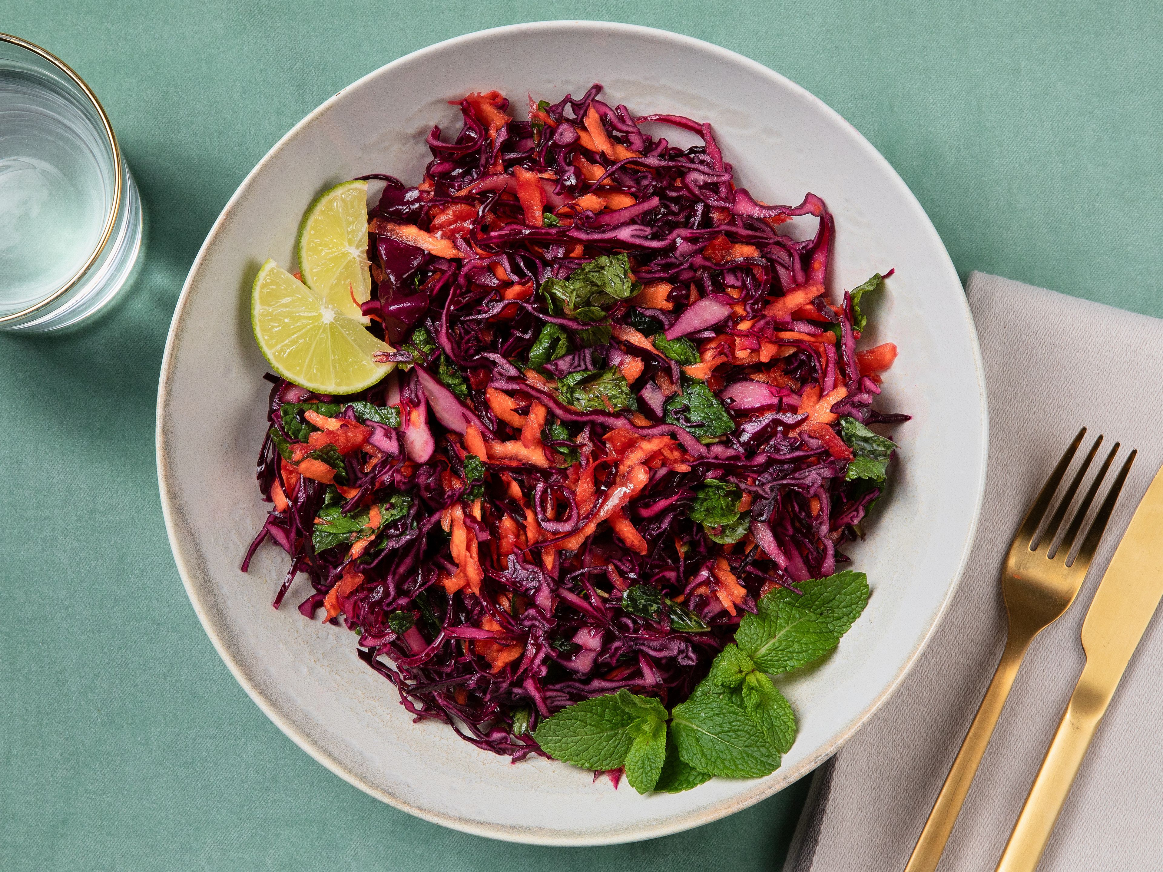 Erfrischender Coleslaw mit Rotkohl