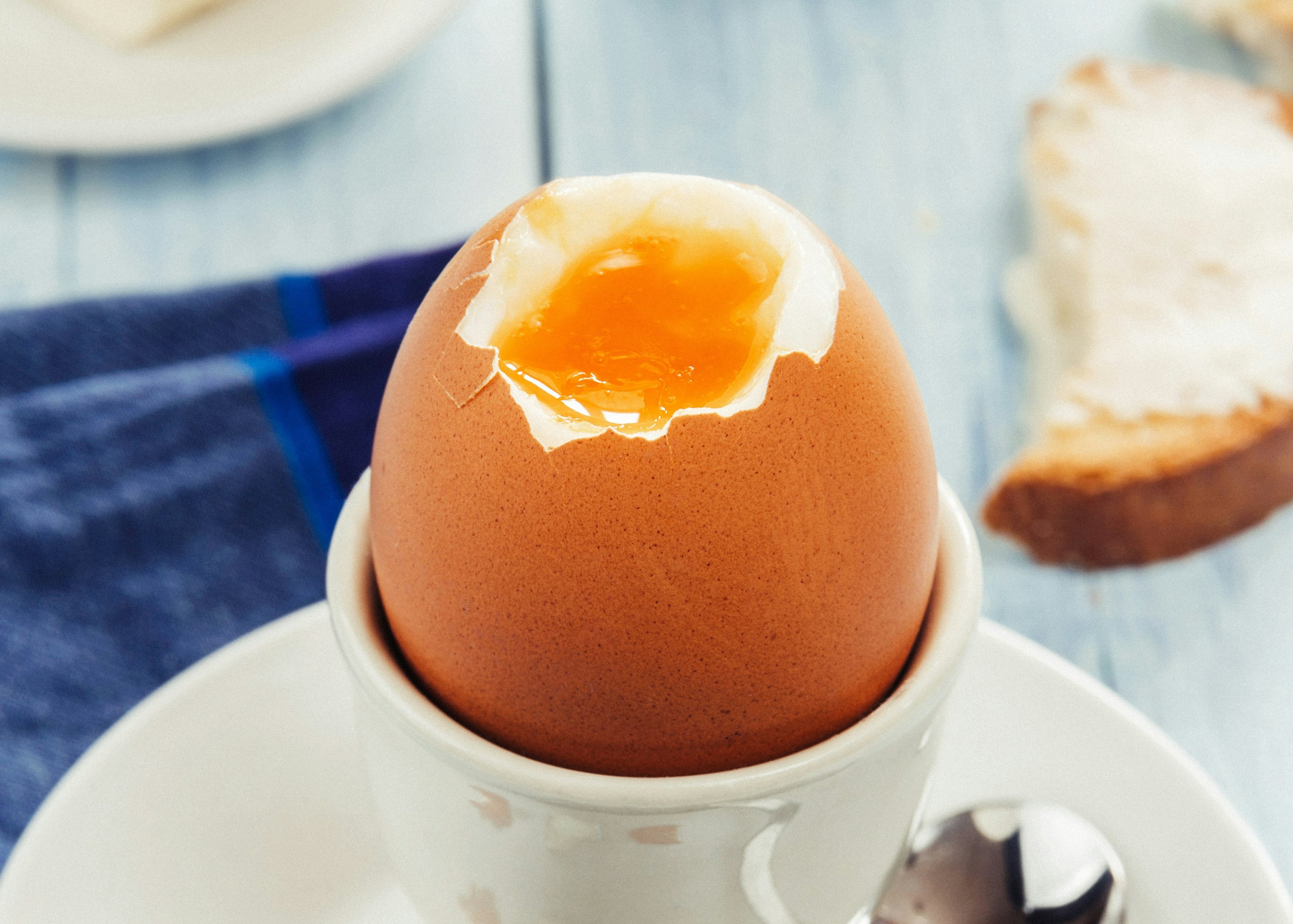 Das perfekte Frühstücksei: So gelingt es laut Wissenschaftler*innen