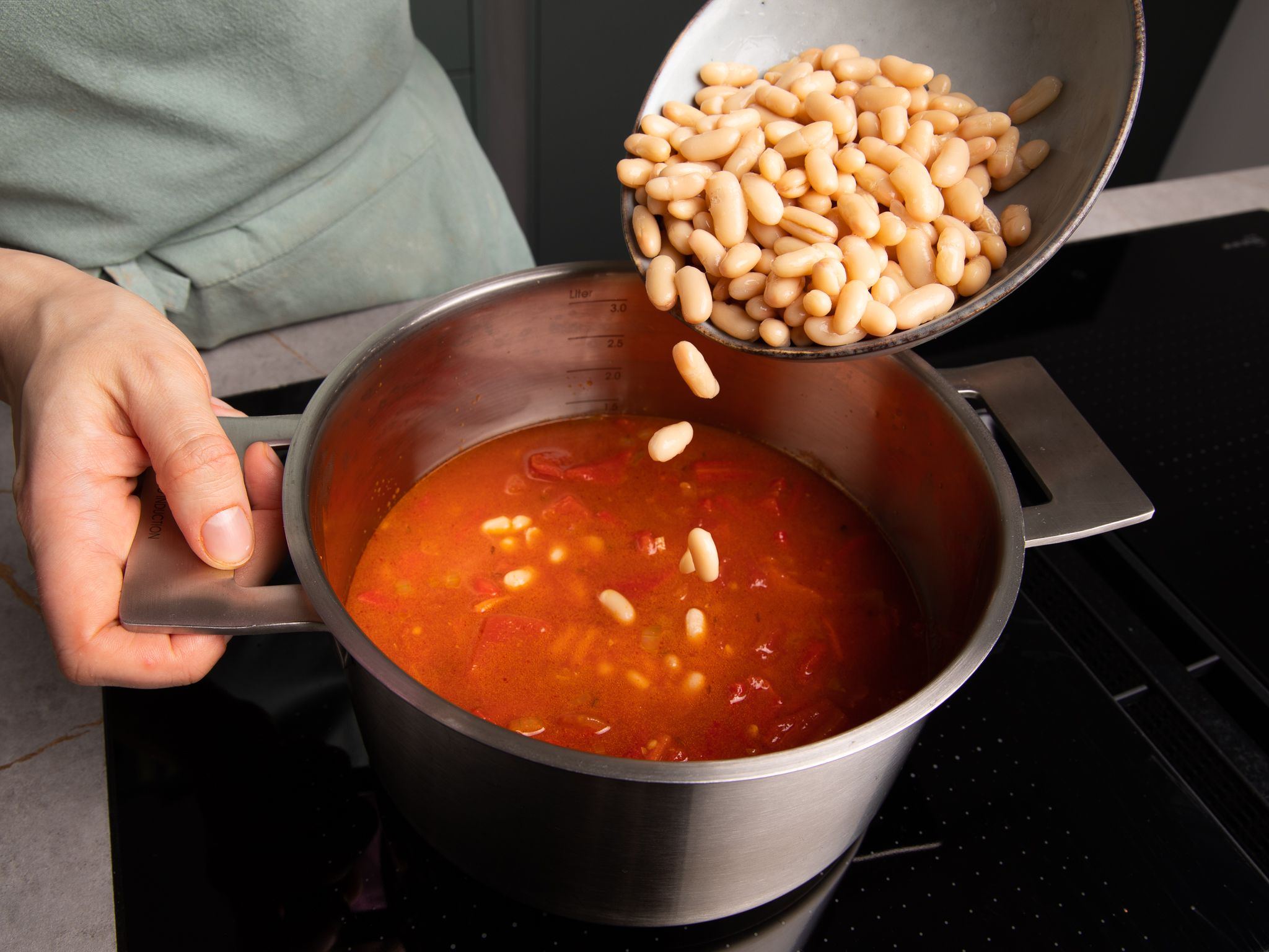 Geröstete Paprika und Butterbohnen-Eintopf mit Haselnüssen | Rezept ...