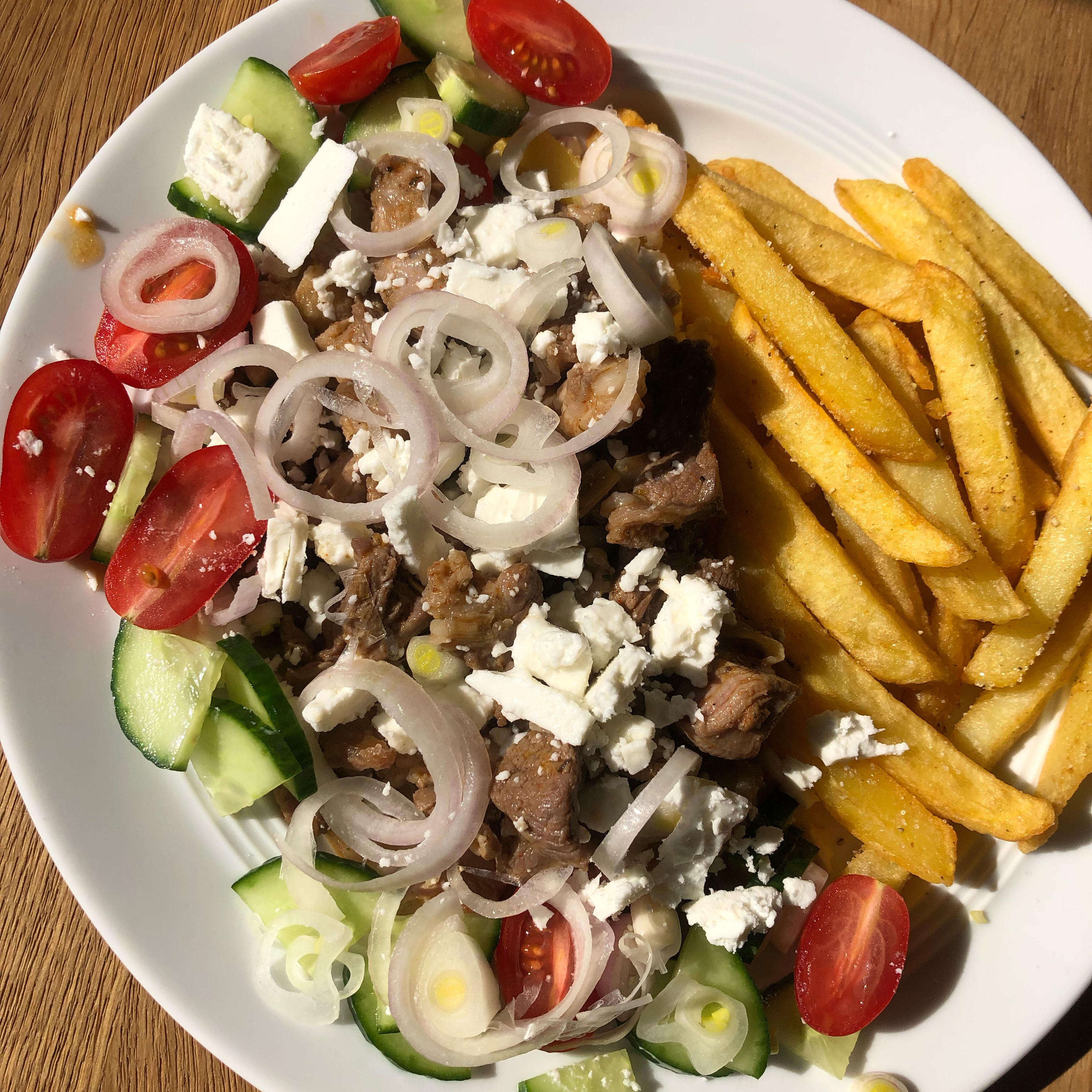 Lammgyros mit Pommes und Ziegenkäse