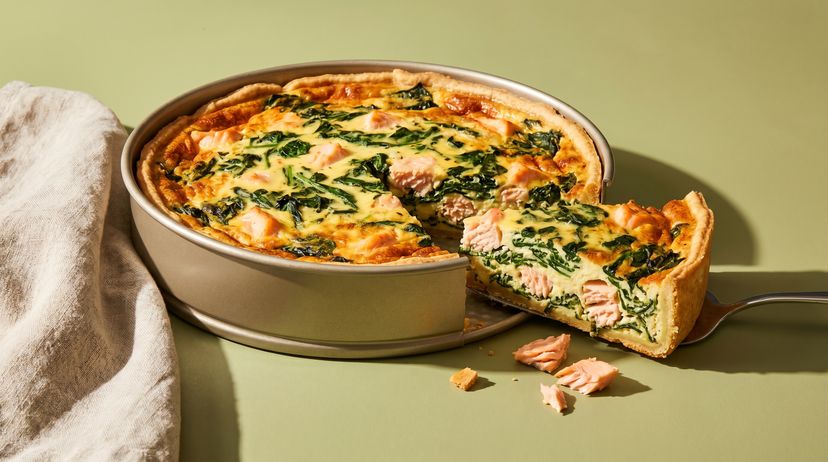 Knusprige Quiche mit Lachs und Spinat