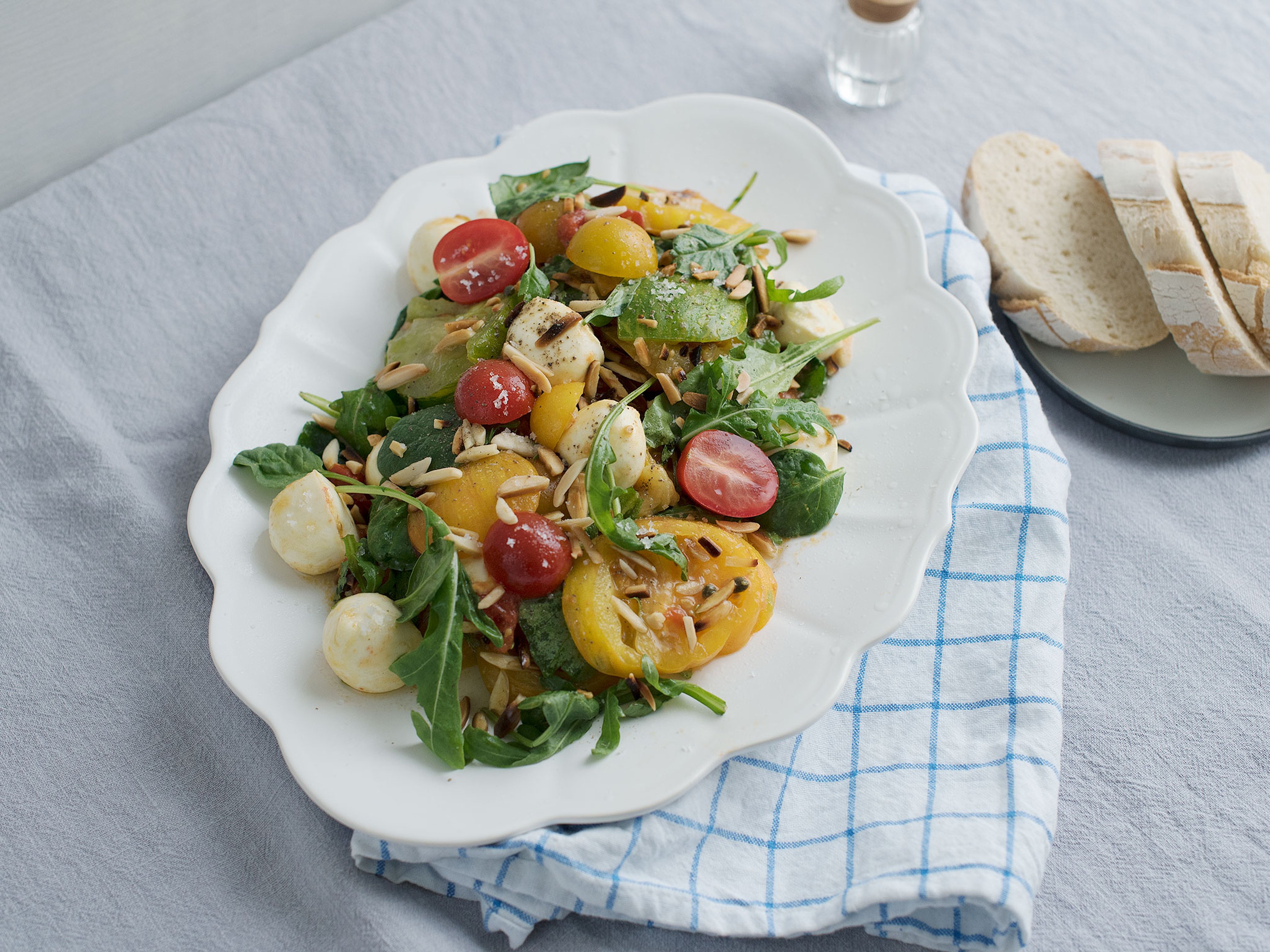 Heirloom tomato and mozzarella salad