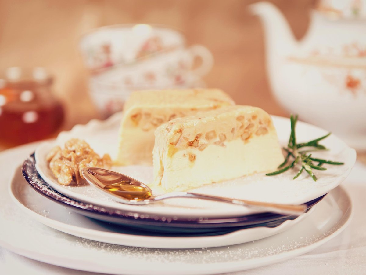 Creamy walnut parfait | Recipe | Kitchen Stories