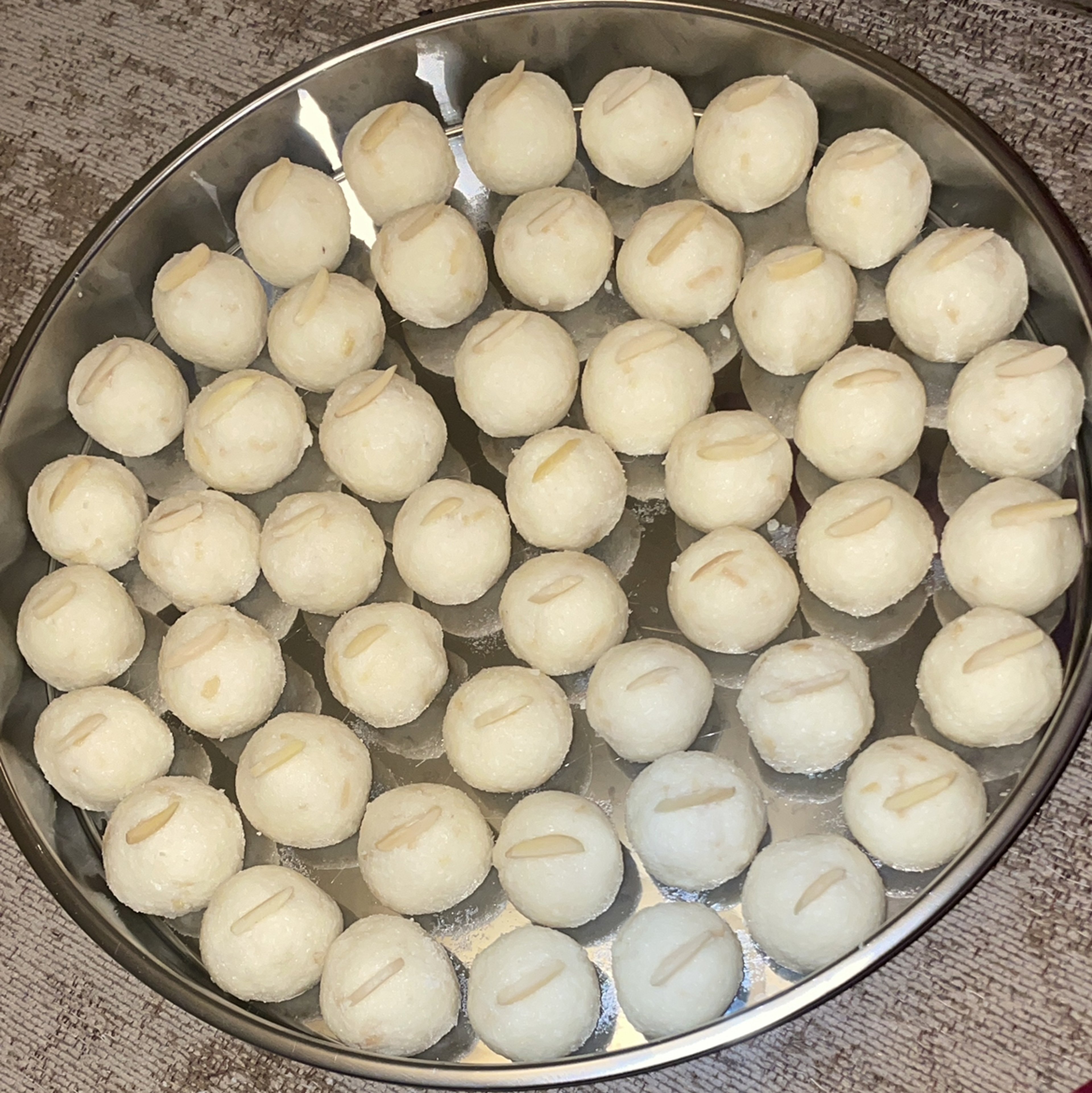 Coconut Ladoo