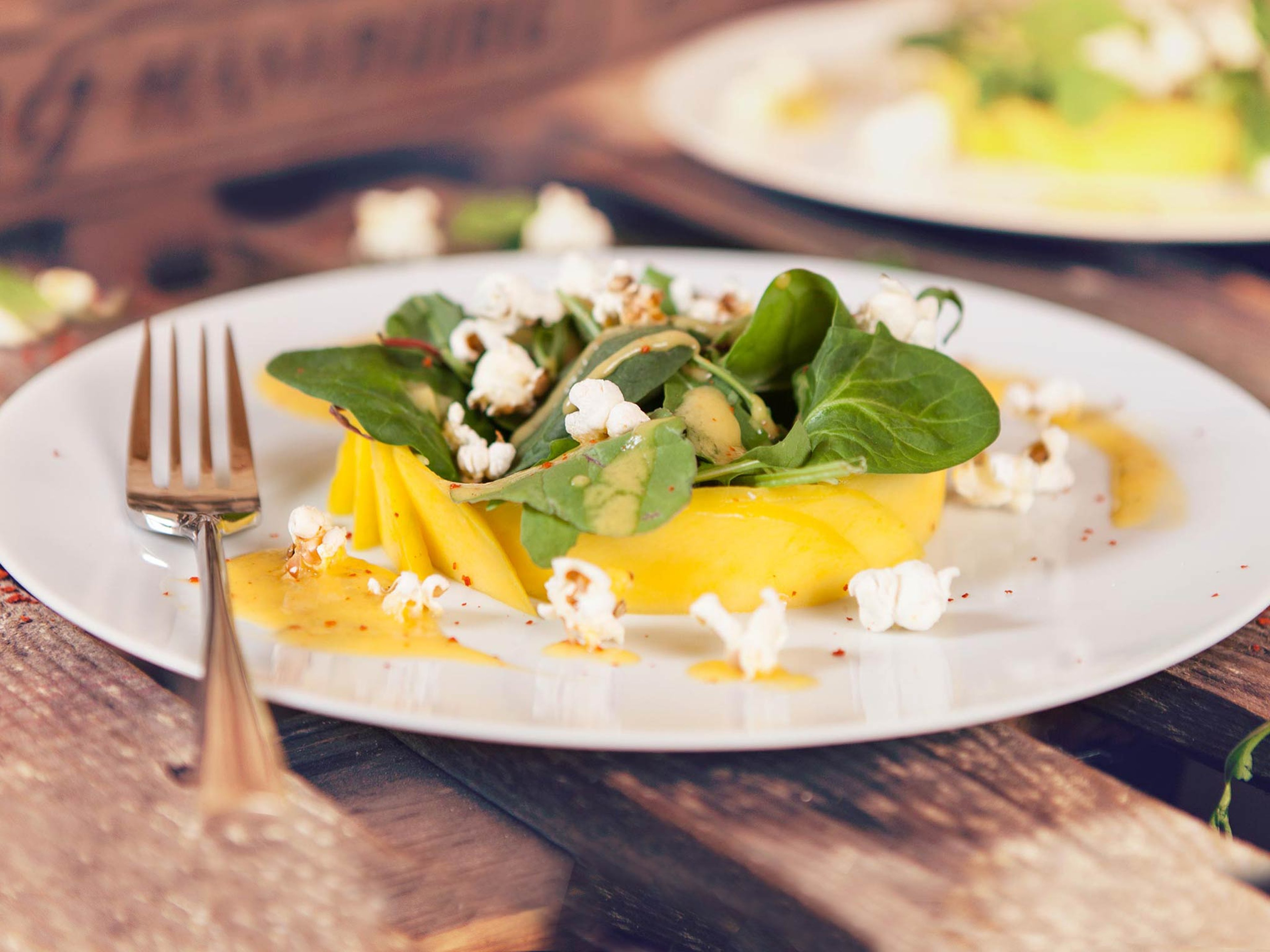 Mangosalat mit Popcorn