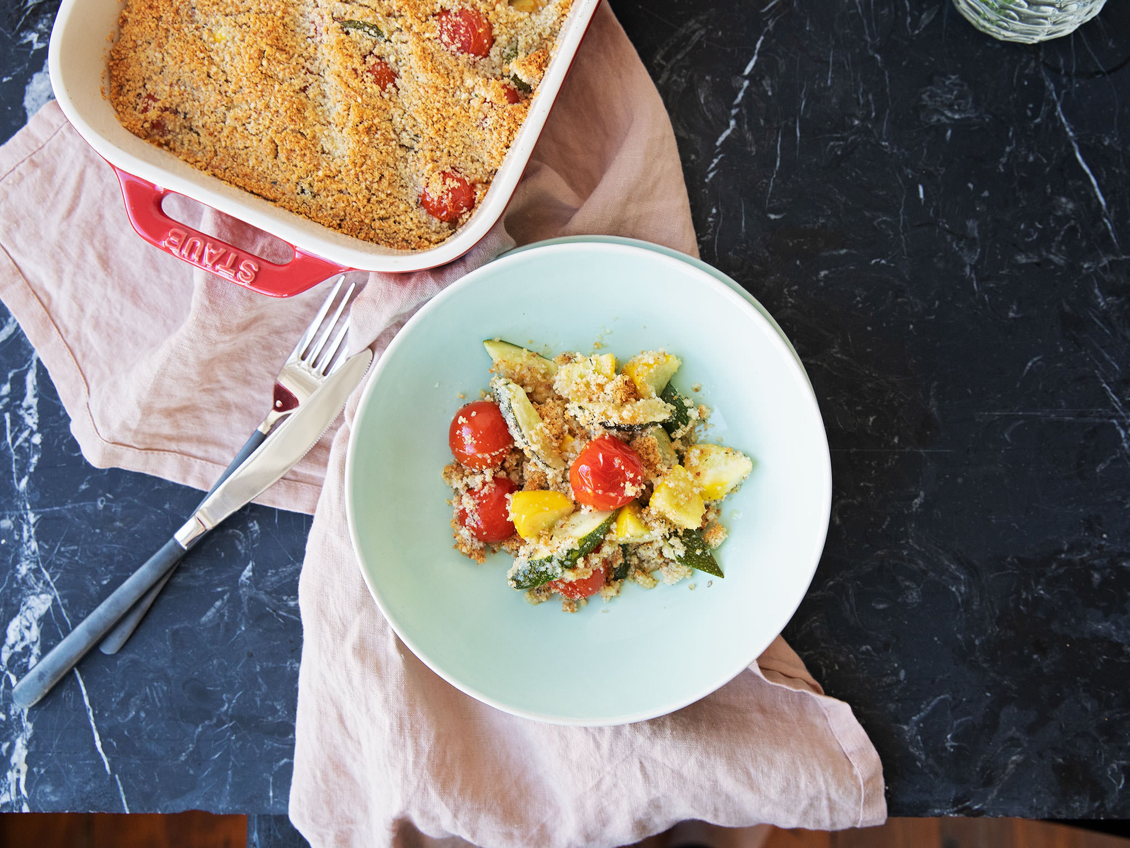 Gratin Provençal mit Tomate und Sommerkürbis