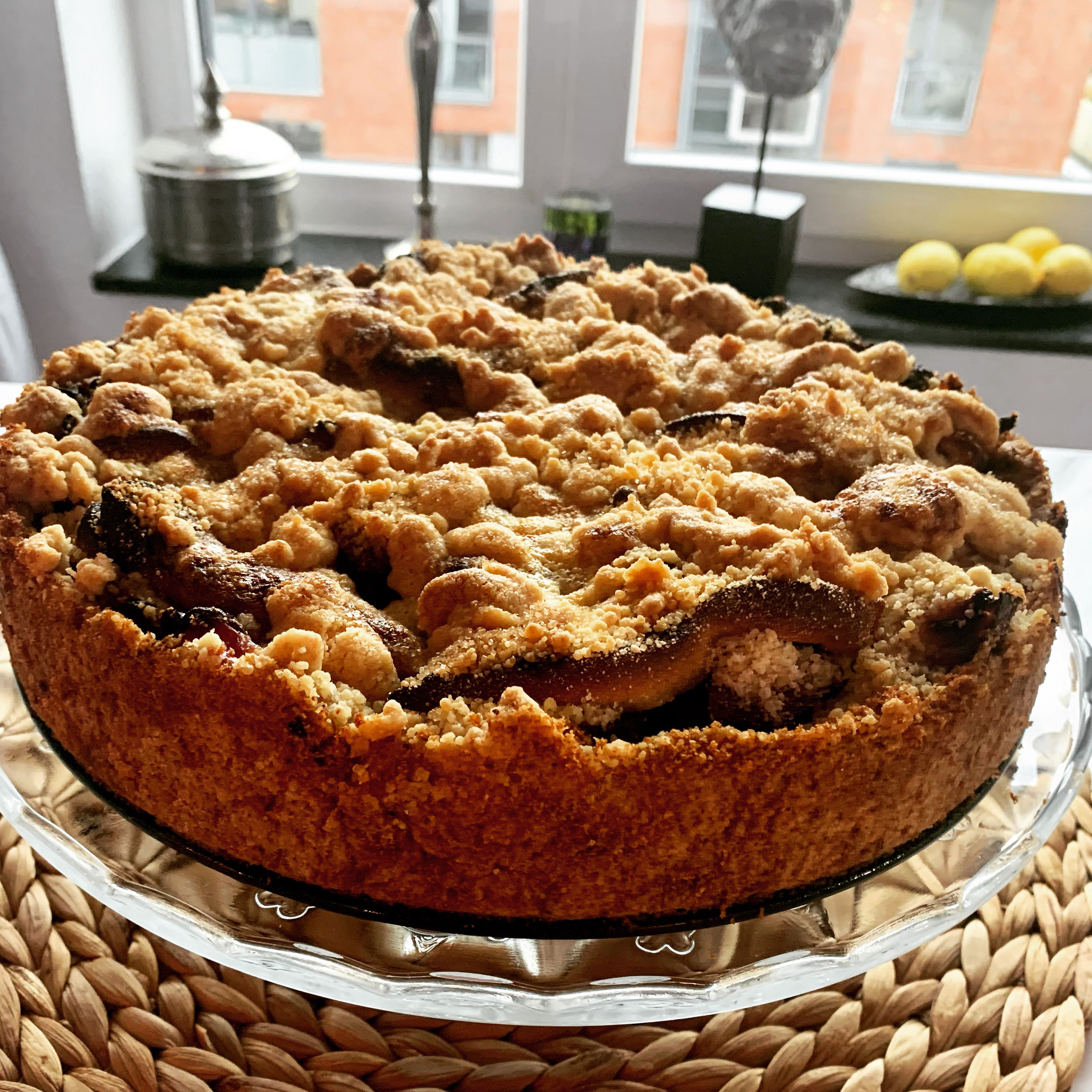 Zwetschgen Streusel Kuchen mit Marzipan