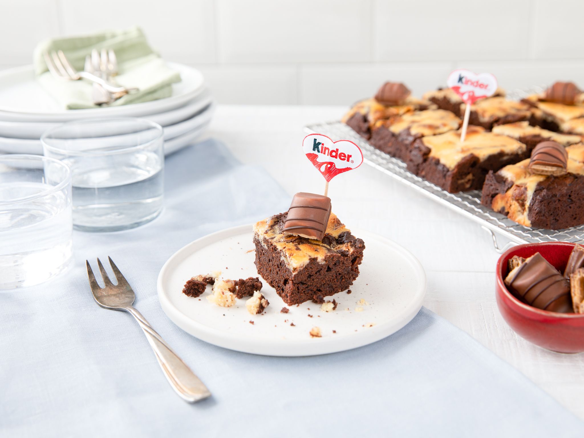 Brownies mit Frischkäse-Wirbel von kinder® | Rezept | Kitchen Stories