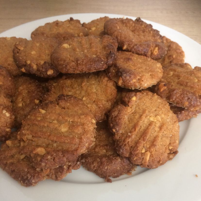 Easy delicious peanut butter cookies
