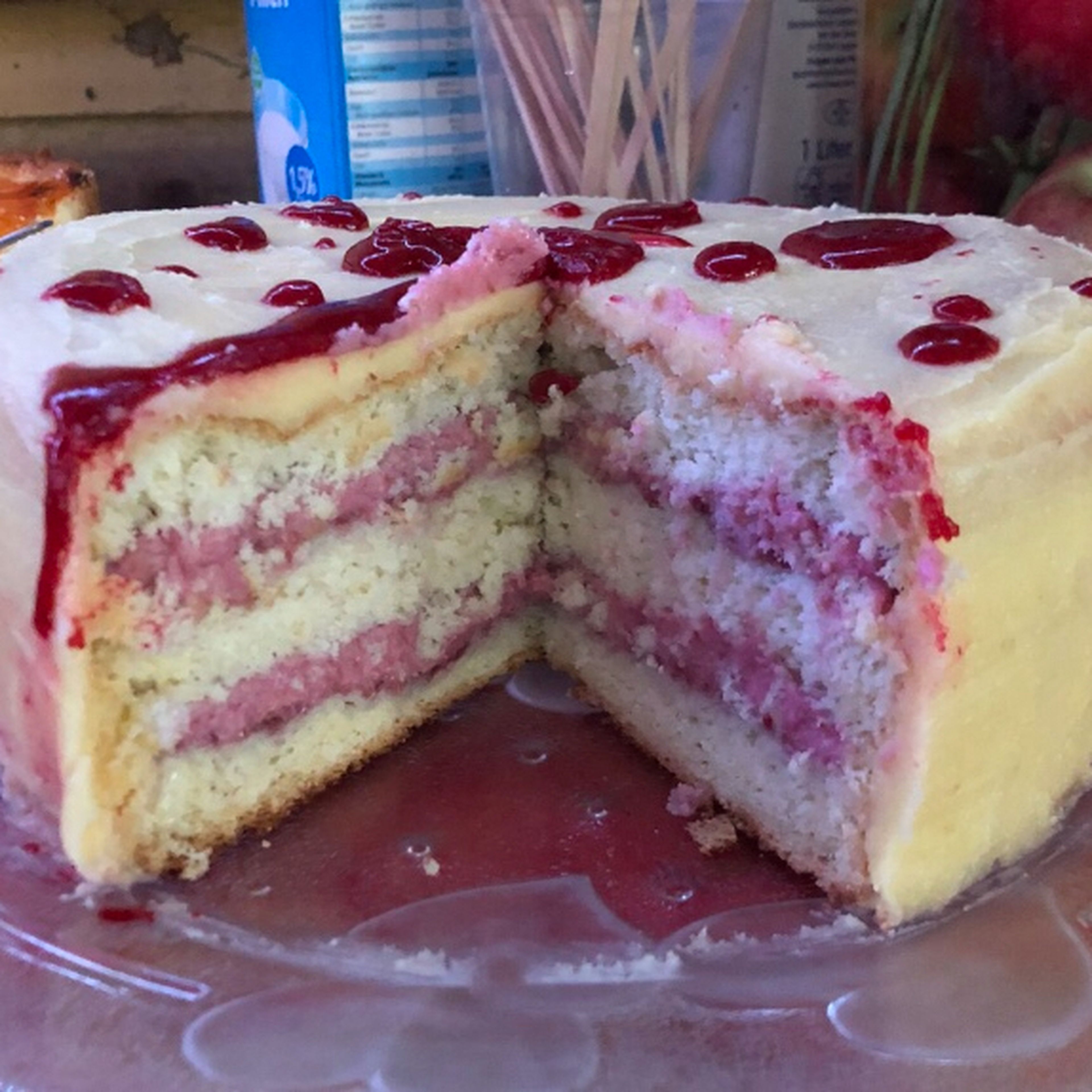 Angeschnitten sieht der Kuchen so aus: