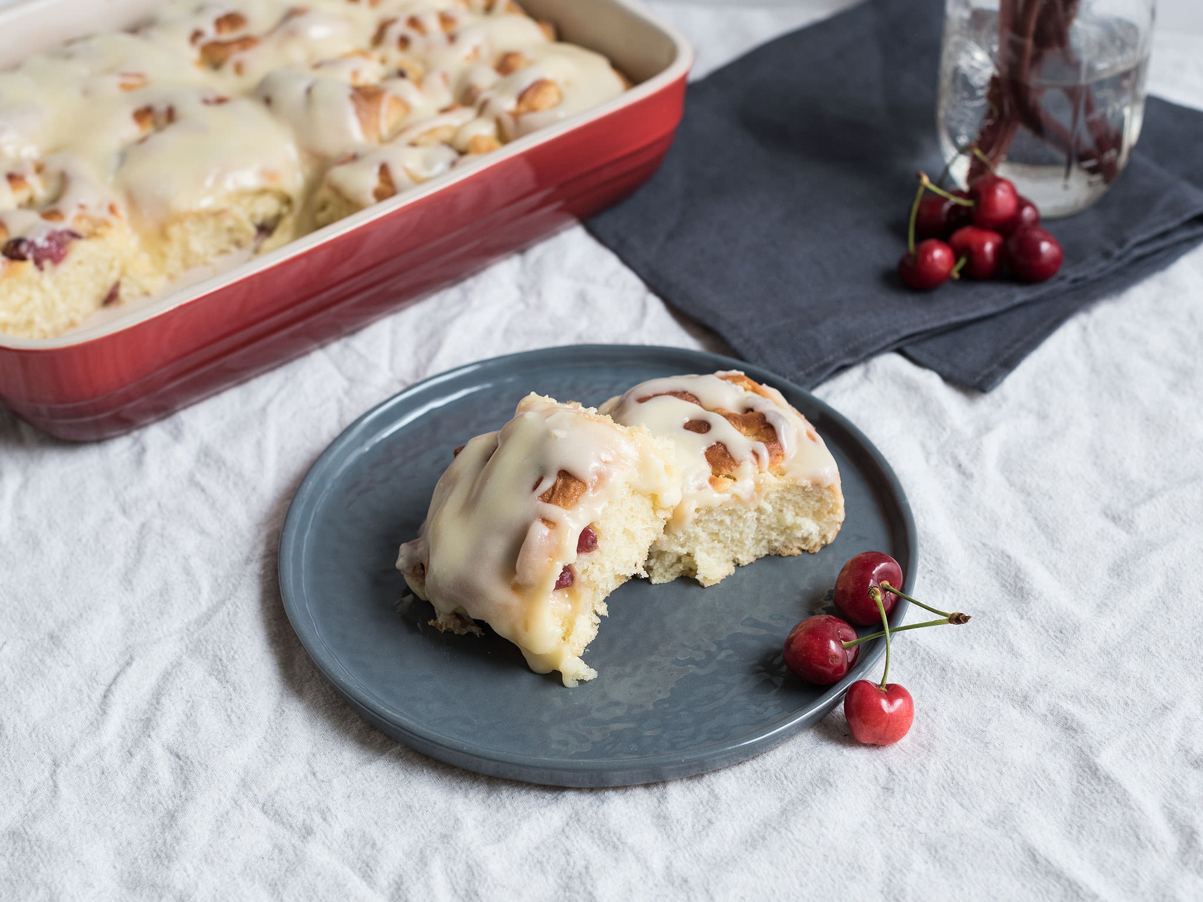 Hefeschnecken mit Kirschen