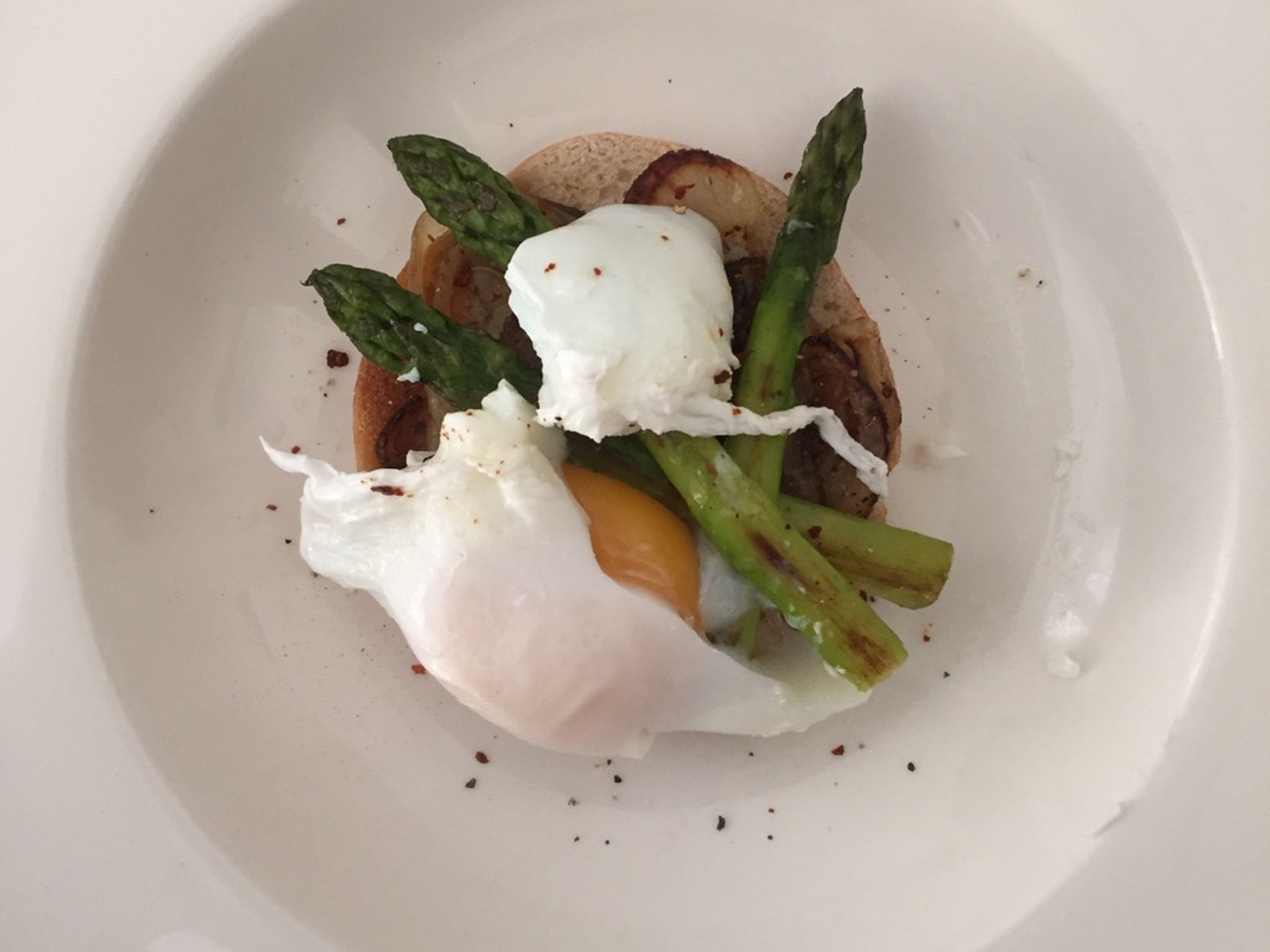 Asparagus eggs Benedict Recipe Kitchen Stories