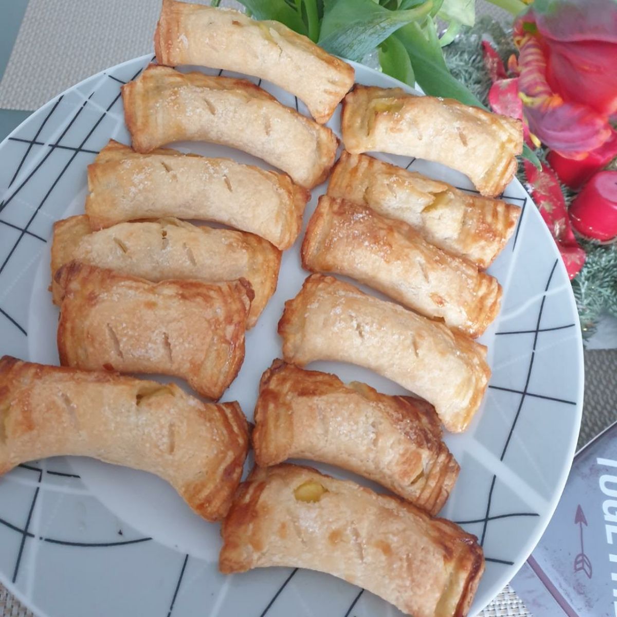 Apfeltaschen aus Blätterteig | Rezept | Kitchen Stories