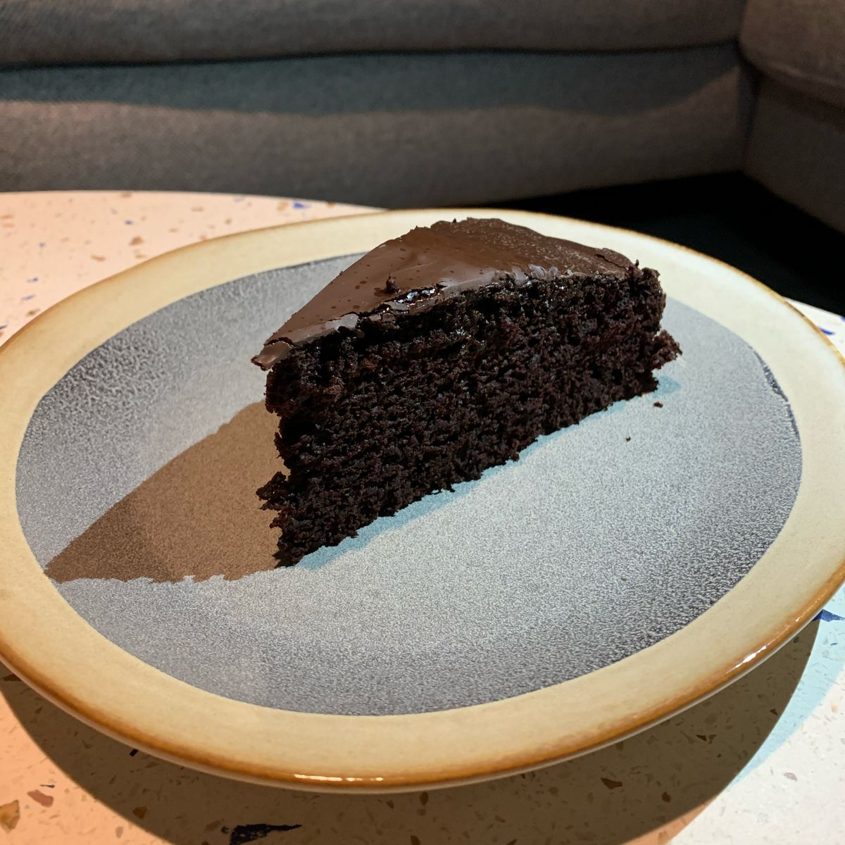 Ultra fluffiger, Veganer Schokokuchen | Rezept | Kitchen Stories