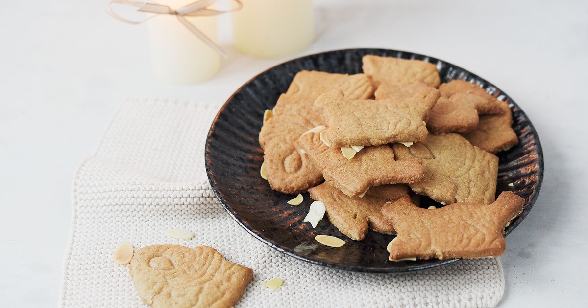 DIY classic speculaas cookies Recipe Kitchen Stories