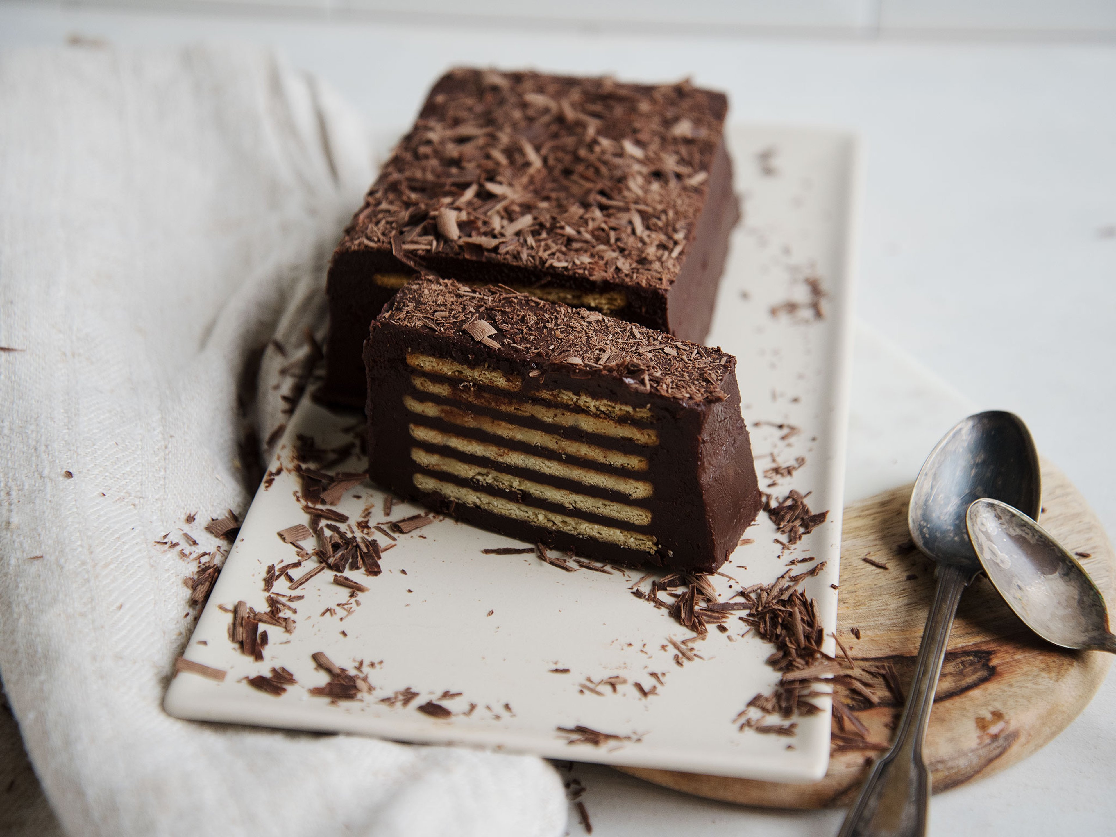 No-bake chocolate biscuit cake