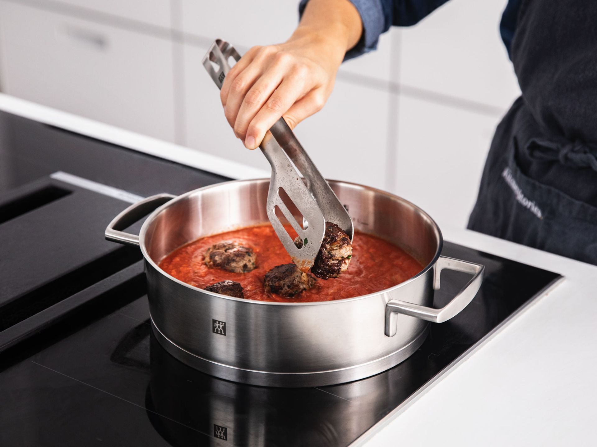 How to pan fry meatballs properly Recipe Kitchen Stories