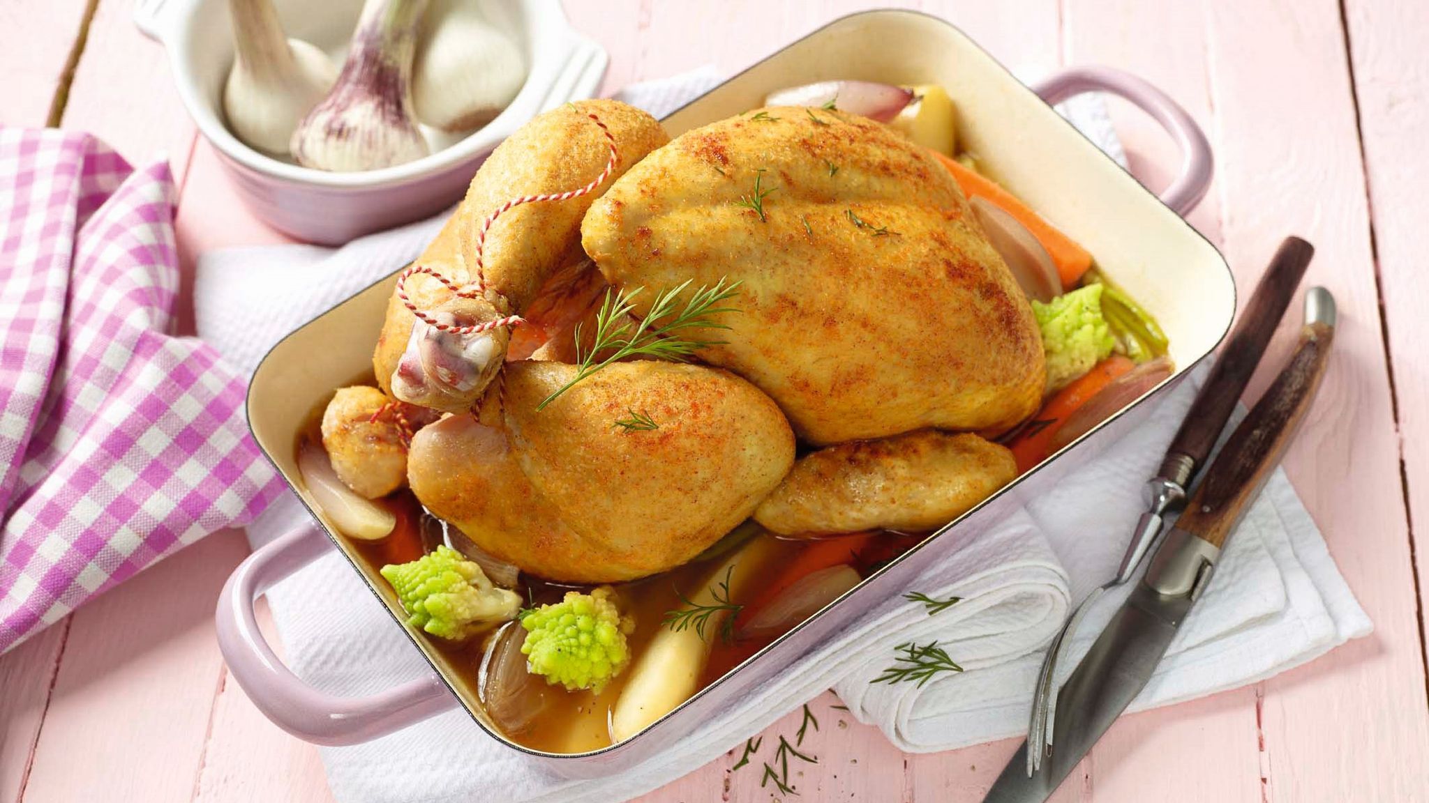 Brathähnchen mit Estragon und Dill auf Gemüse-Pot-au-feu | Rezept ...